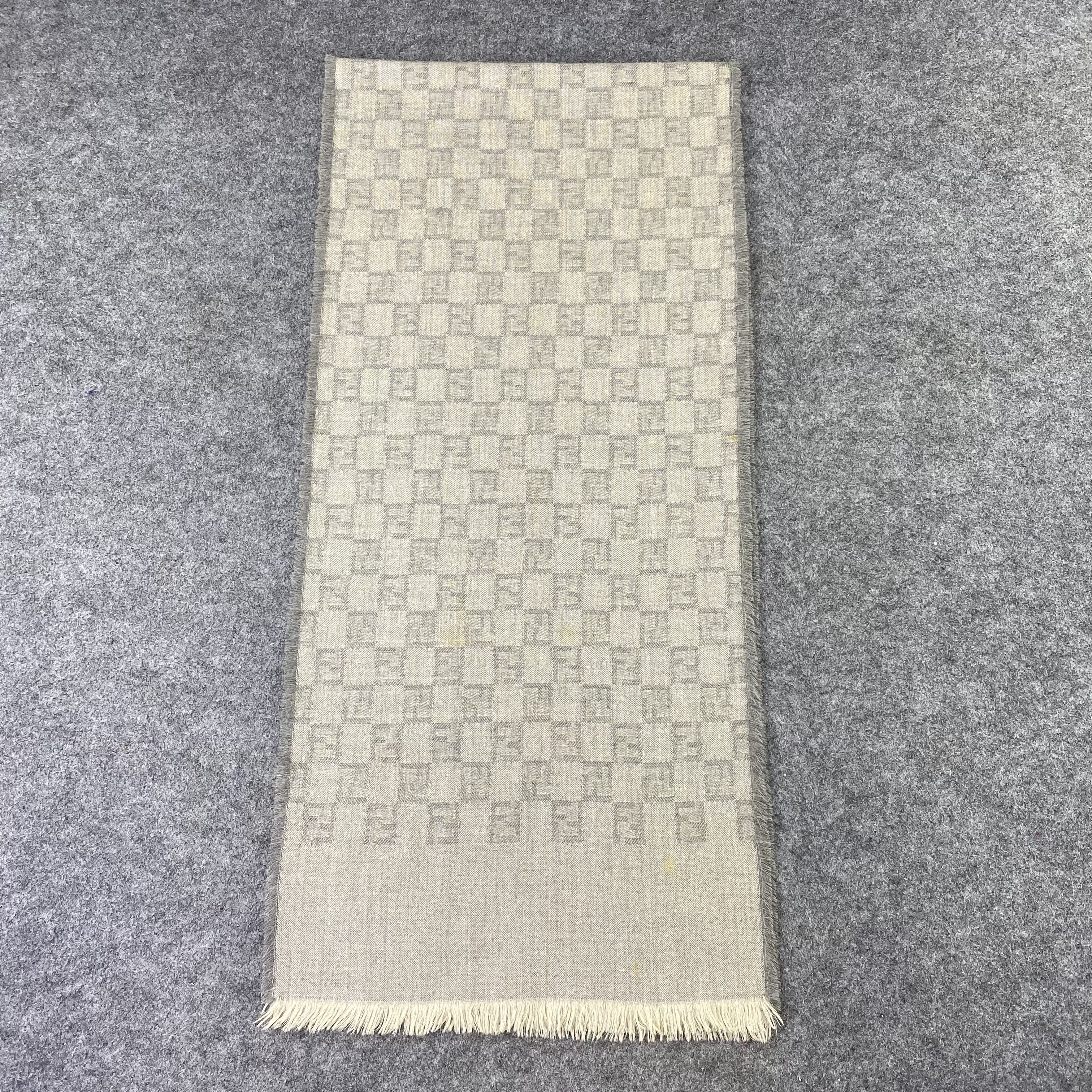 Fendi Fendi Muffler / Scarf / Neckwear - T1441 Size ONE SIZE - 2 Thumbnail