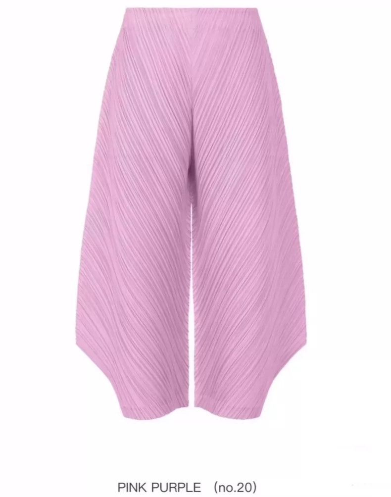 Issey Miyake Issey Miyake size:3 Pinkish-purple pleated irregular-shape Size 22" - 1 Thumbnail