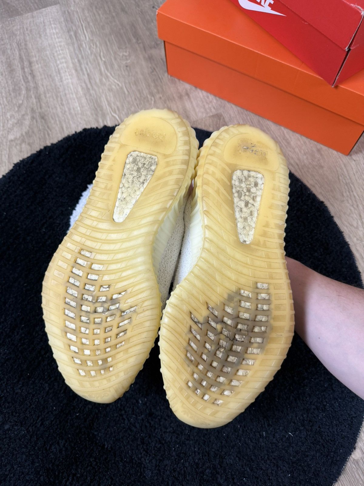 Yeezy Adidas Yeezy Boost 350 V2 Cream Size US 10 / EU 43 - 17 Thumbnail