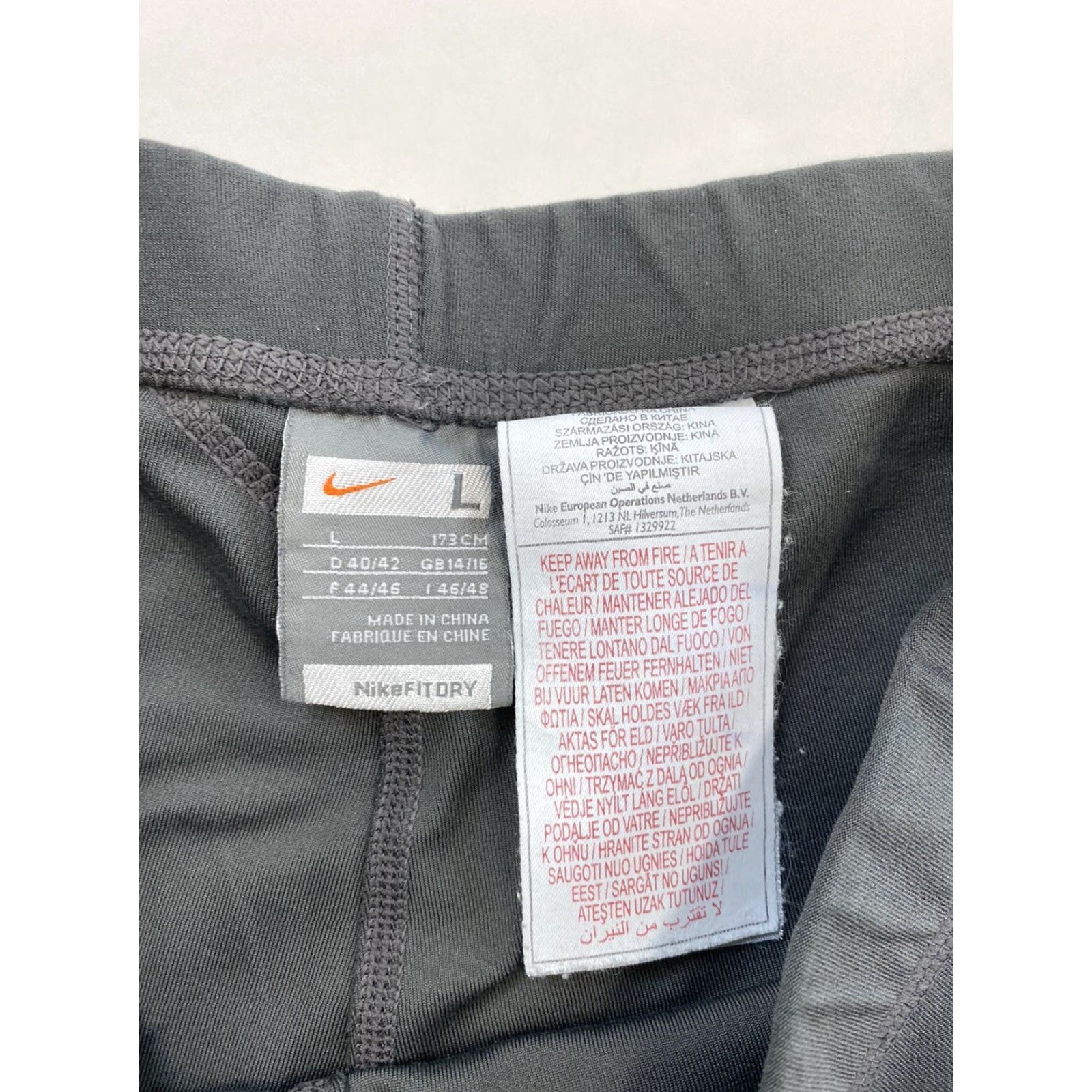Nike Nike Yoga Cropped Pants Womens L Grey Size 36" / US 14 / IT 50 - 3 Thumbnail