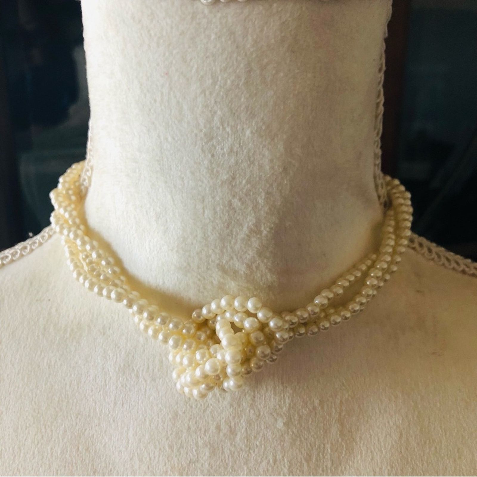 Vintage Vintage 80s versatile triple strand cream pearl necklac Size ONE SIZE - 2 Thumbnail