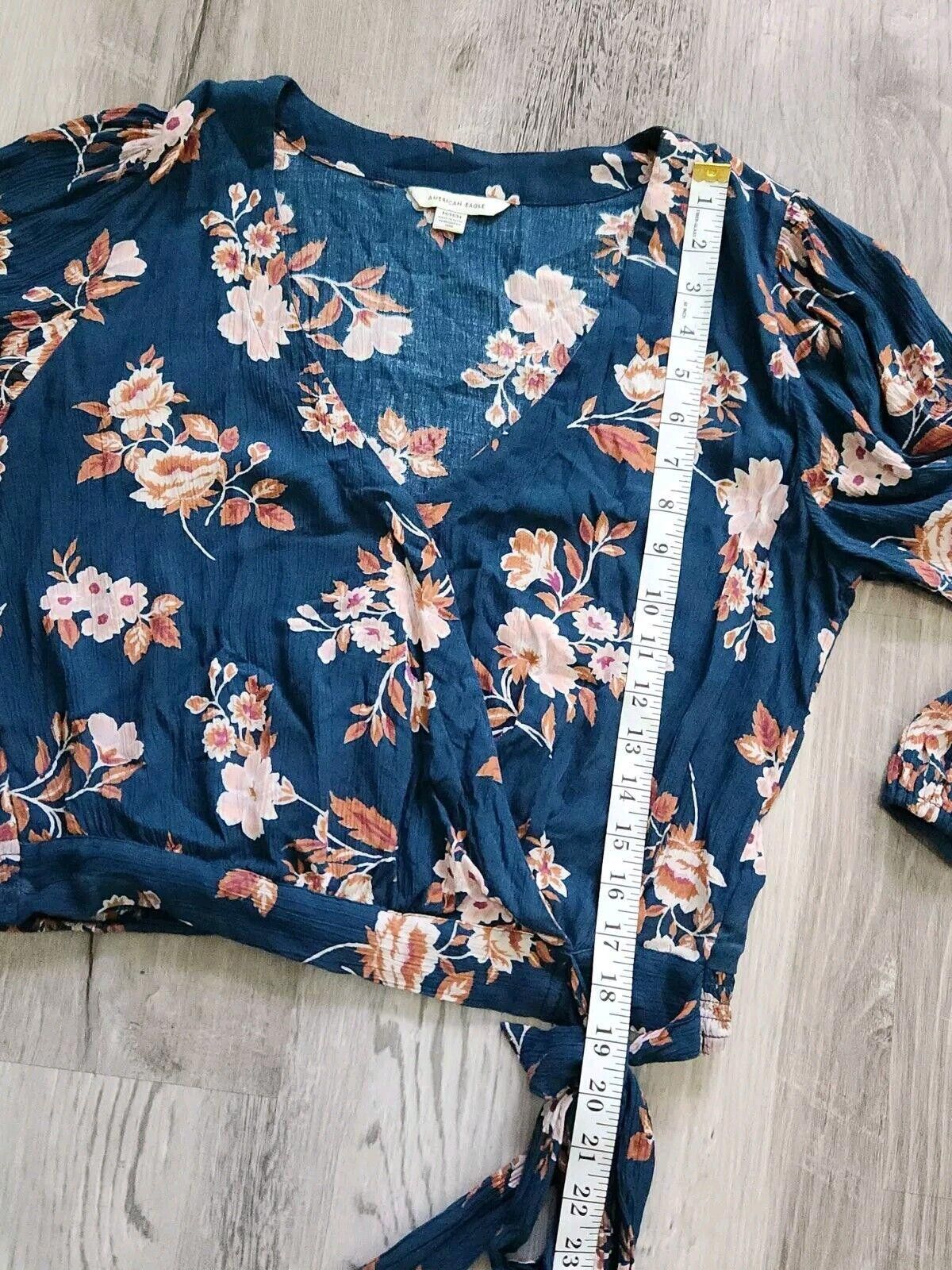 Designer American Eagle Top Medium Blue Floal V Neck Boho Wrap AE Size M / US 6-8 / IT 42-44 - 5 Thumbnail
