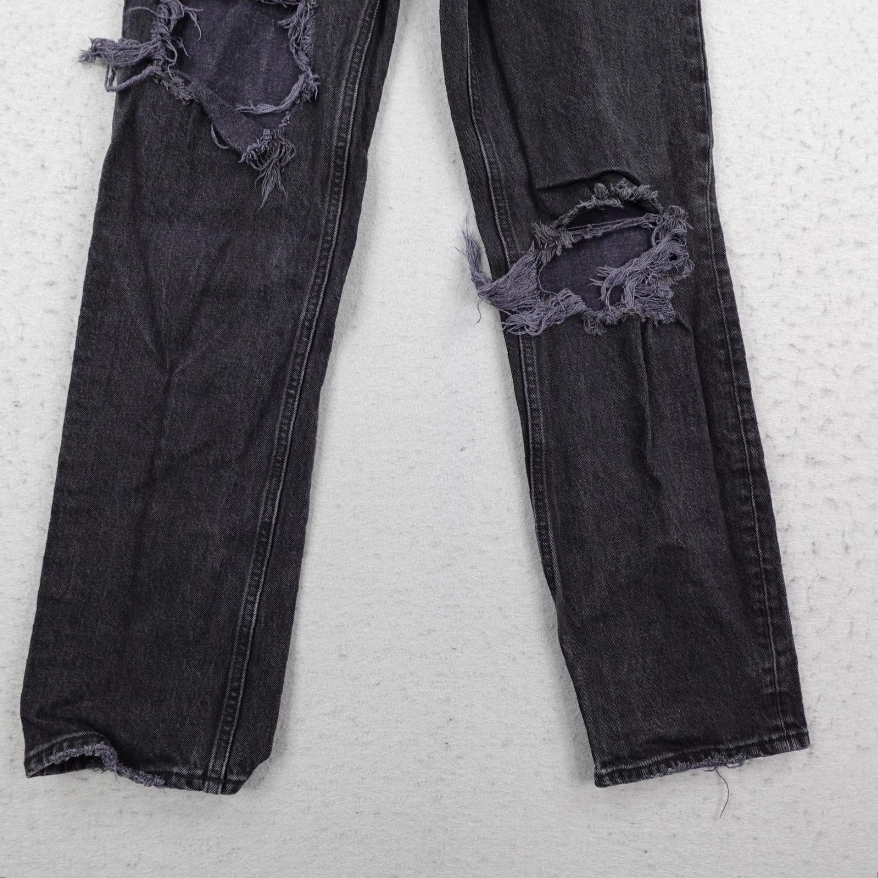 Abercrombie & Fitch Abercrombie & Fitch Jeans Womens 2 26 Black Denim 90s Straight Low Rise Distressed Jeans Size 26" / US 2 / IT 38 - 3 Thumbnail