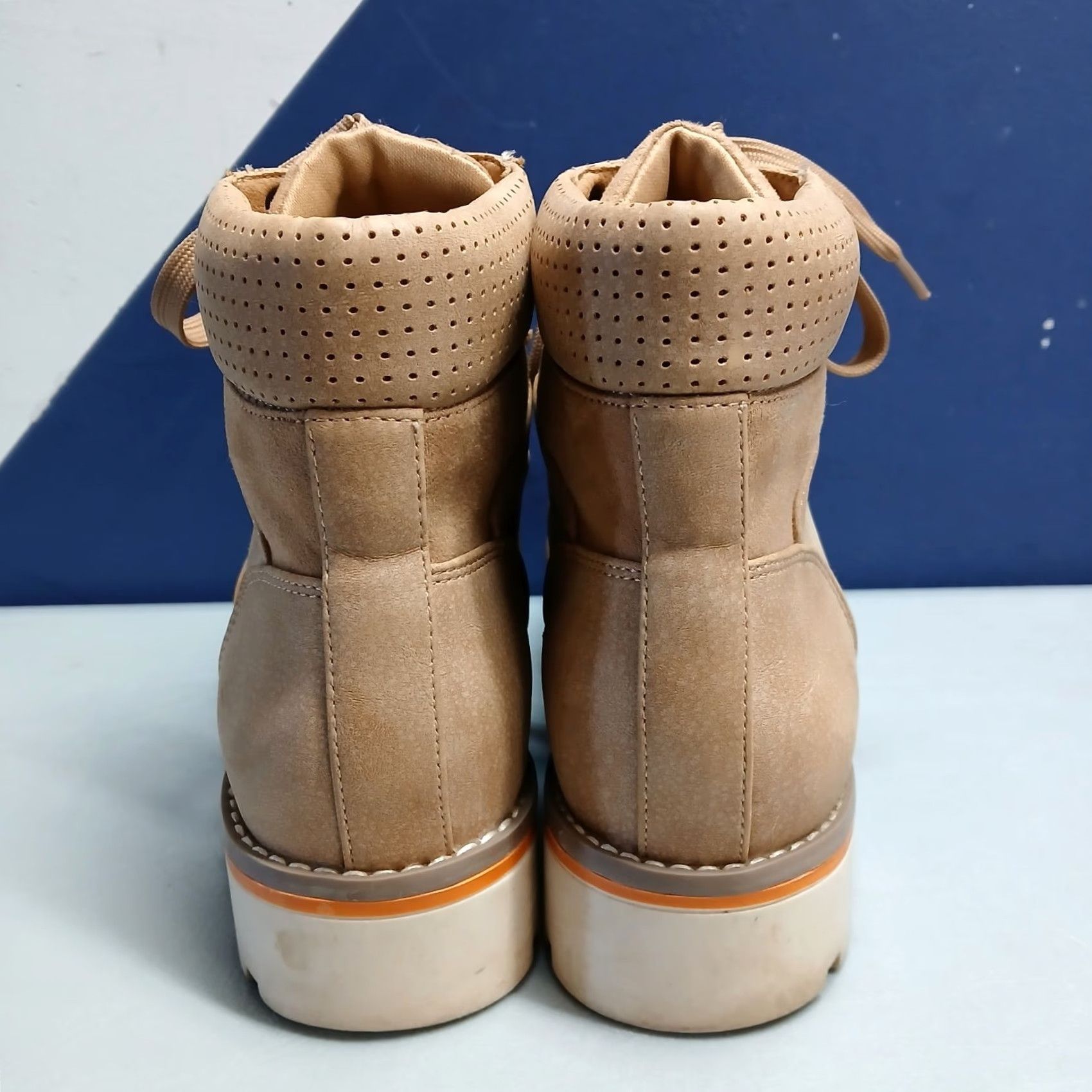 Vintage Crown Vintage Ankle Boots Womens US 7M Brown Hiking Lug Sole Round Toe Lace Up Boots Womens Size 7 Pre-owned Crown Vintage, Black Sticker 8 Size US 7 / IT 37 - 5 Thumbnail