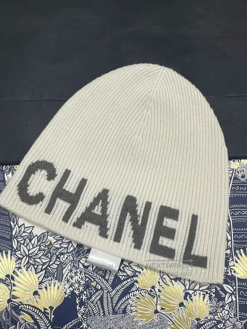 Chanel 25C white letter cashmere knitted hat