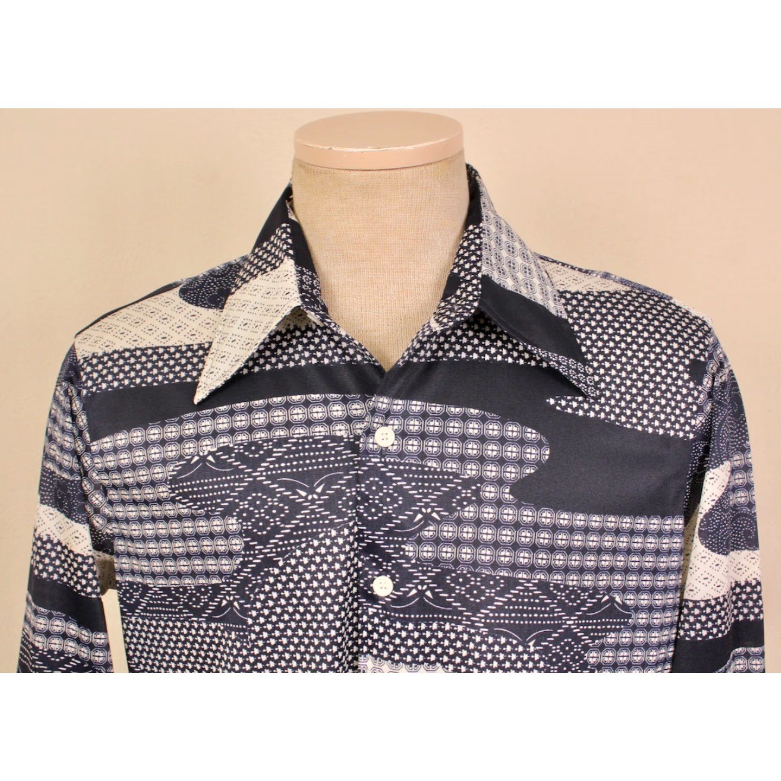 Arrow VINTAGE 70s Shirt Arrow Mens Blue Nylon Abstract Print Long Sleeve 1970s Disco Size US L / EU 52-54 / 3 - 6 Thumbnail