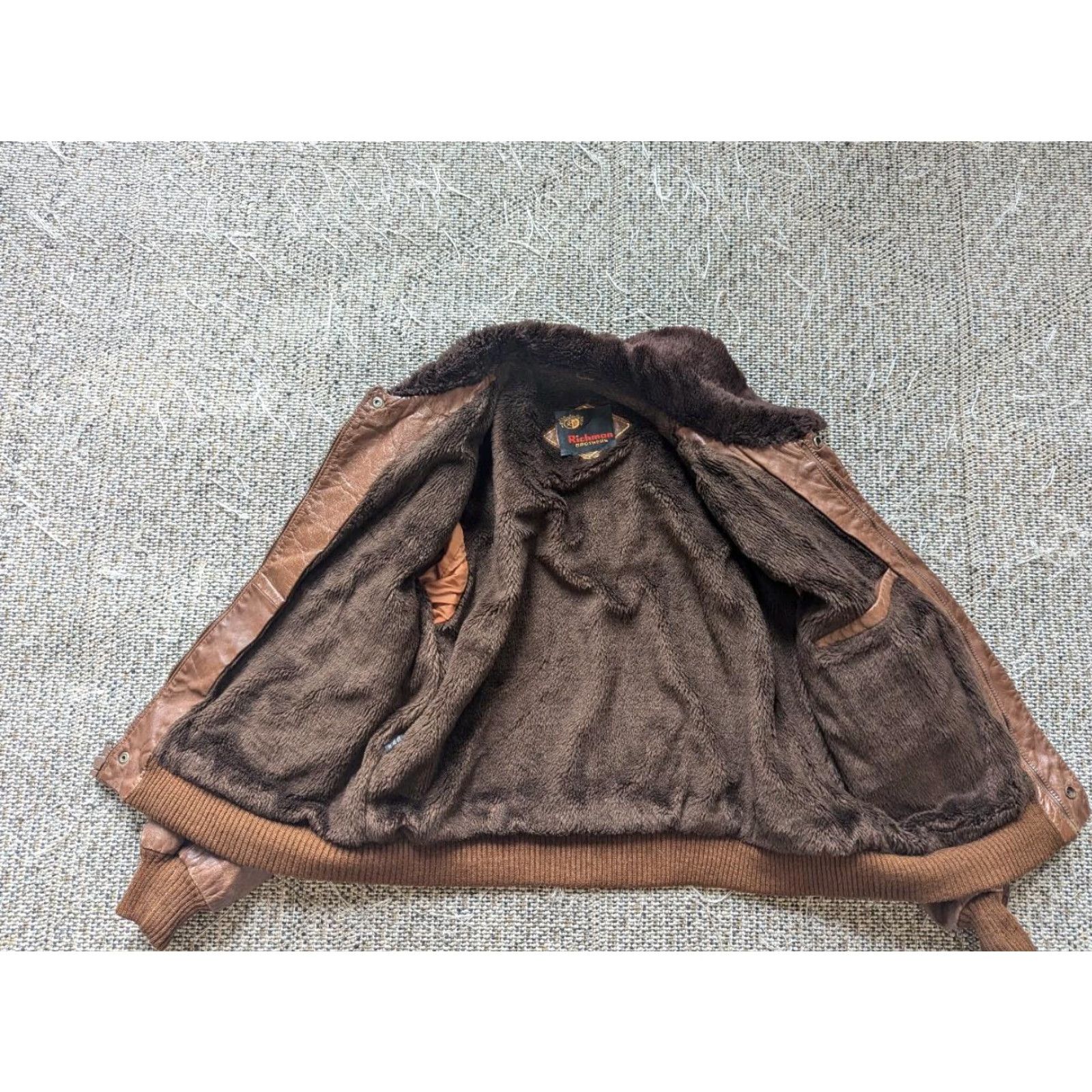 Vintage VINTAGE Richman Brothers leather bomber Jacket M 40-42 Brown Mens Vintage 1970s Flight Flyers Patina faux mouton collar Four front pockets Size US M / EU 48-50 / 2 - 3 Thumbnail