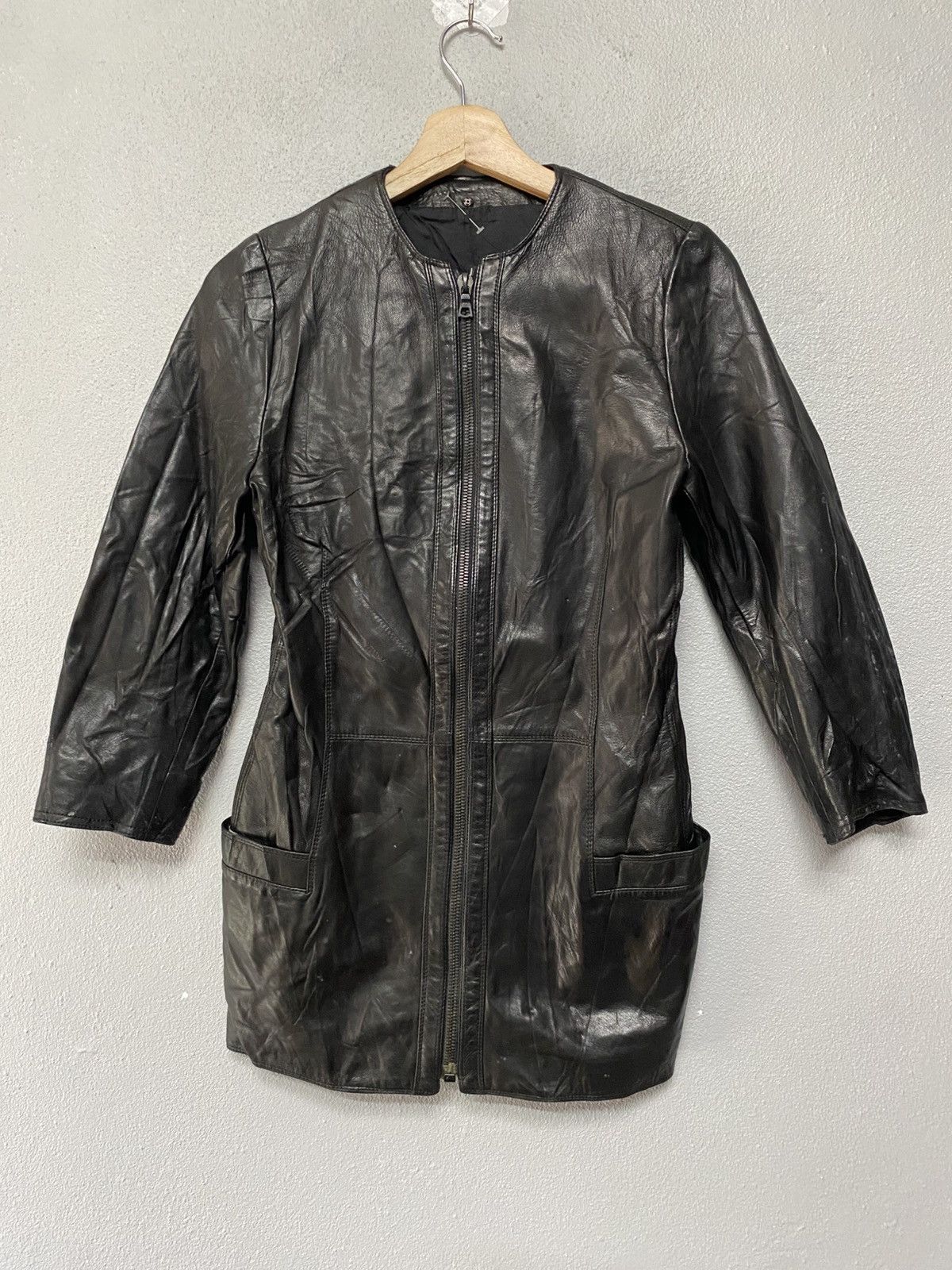 Versace Vintage Gianni versace leather jacket J5 Size XS / US 0-2 / IT 36-38 - 2 Thumbnail