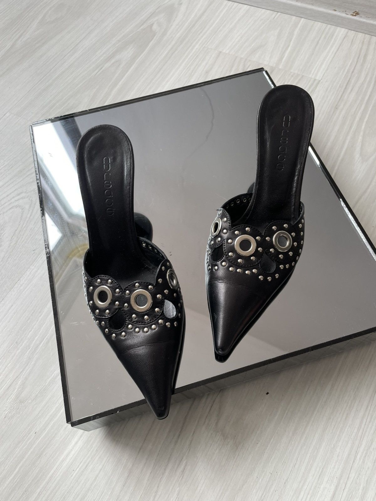 Vintage Vintage leather kitten heels Size US 6 / IT 36 - 7 Thumbnail