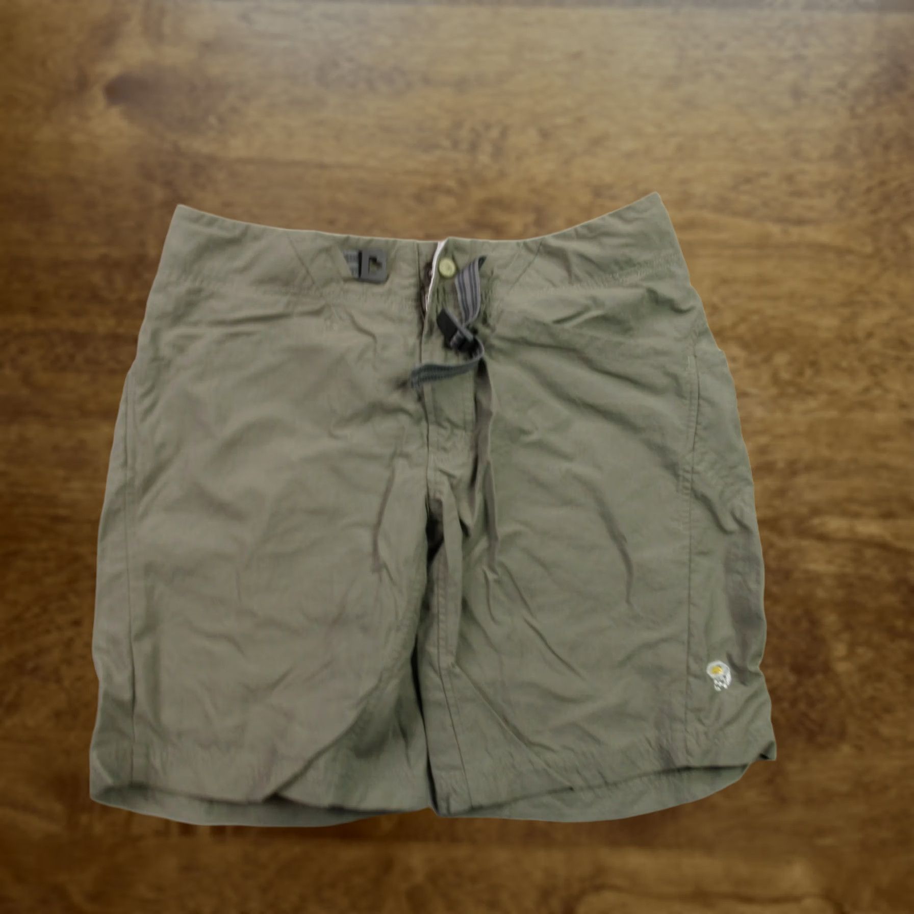 Mountain Hardwear Mountain Hardwear Shorts Womens 6 Lightweight Pockets Chino Green Nike Size 28" / US 6 / IT 42 - 1 Thumbnail