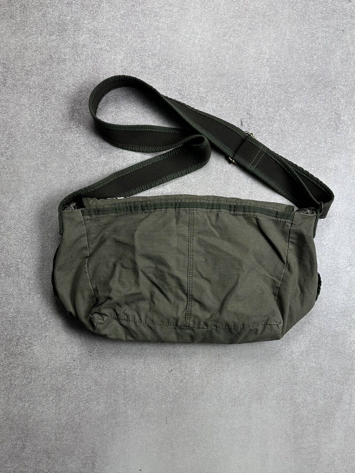 Tommy Hilfiger Vintage 90s Tommy Hilfiger Grunge Y2K Bag Rare Size ONE SIZE - 5 Thumbnail