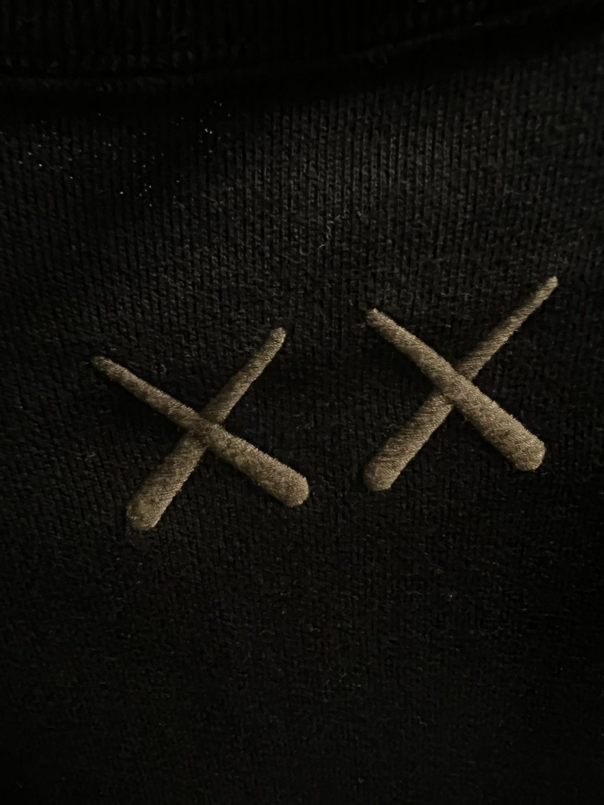 Kaws × Uniqlo Kaws sweatshirt Size US M / EU 48-50 / 2 - 3 Thumbnail