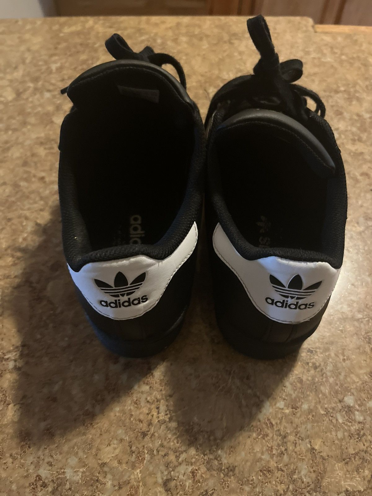Adidas Adidas Superstar Size US 6.5 / EU 39-40 - 6 Thumbnail