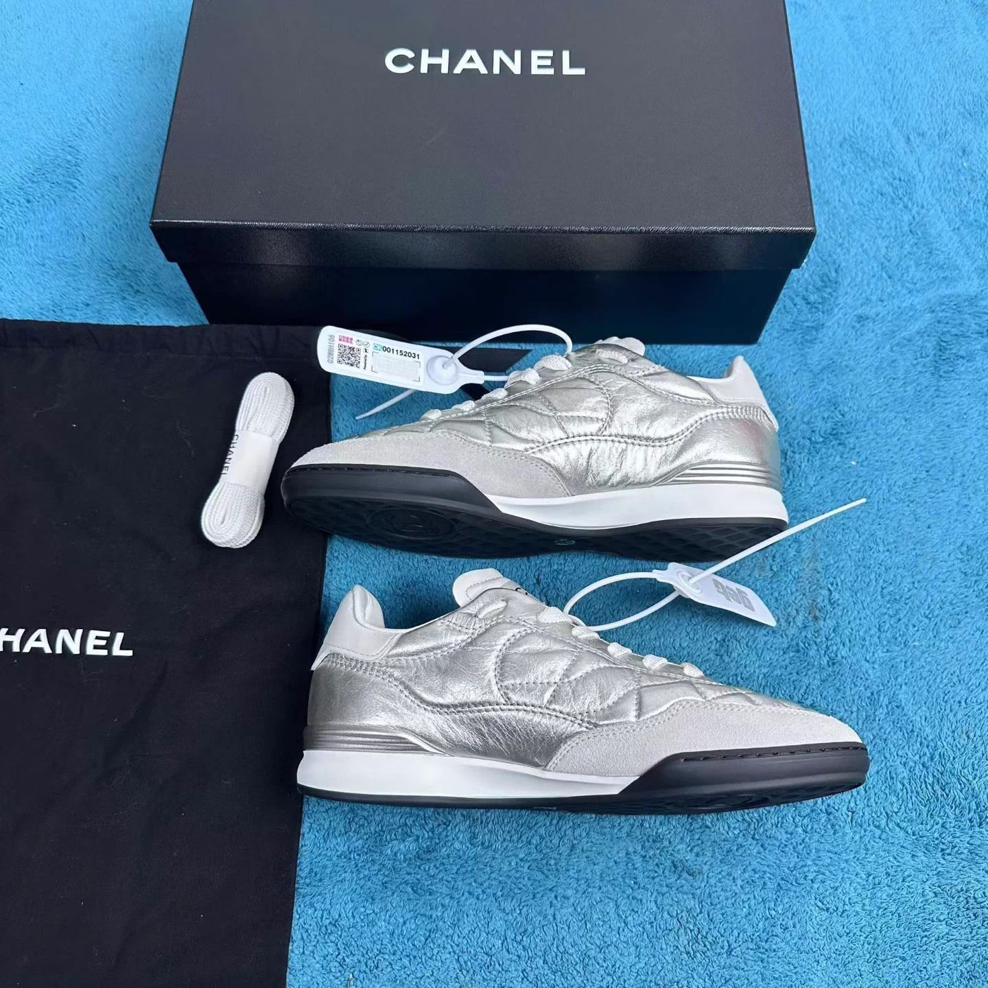 Chanel Chanel 25S Light Gold Training Shoe 35 Size US 4 / IT 34 - 3 Thumbnail