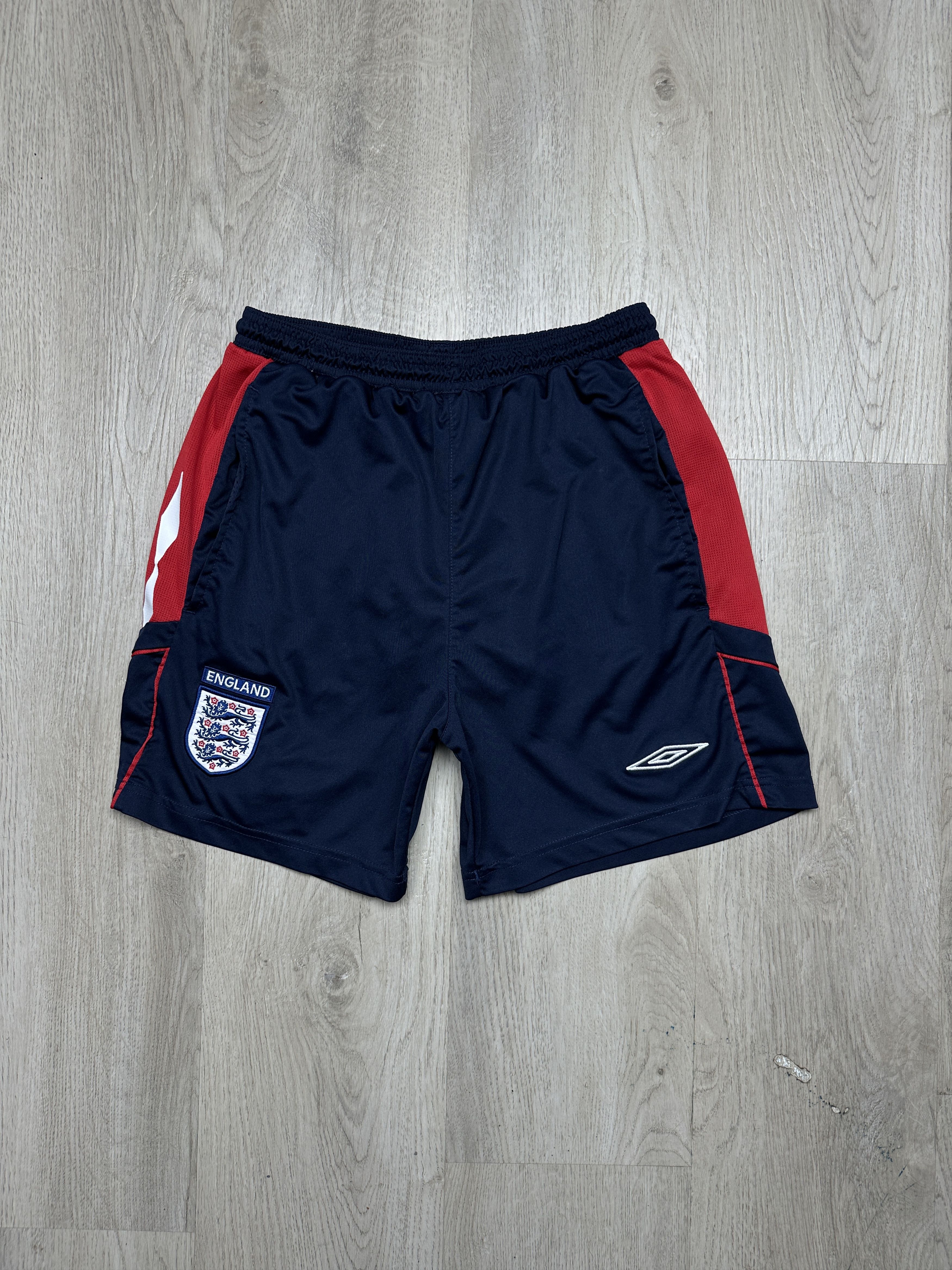 Umbro Umbro England Vintage Mens Shorts Size US 30 / EU 46 - 1 Thumbnail