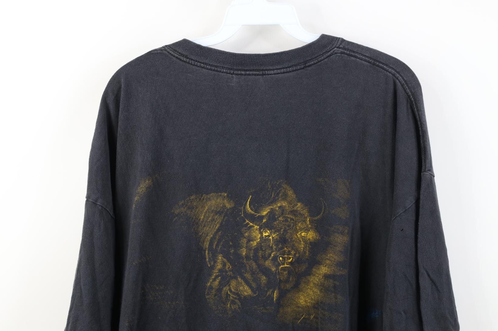 Vintage Vintage 90s Y2K Native American Bison Buffalo Print T-Shirt Size US XXL / EU 58 / 5 - 15 Thumbnail