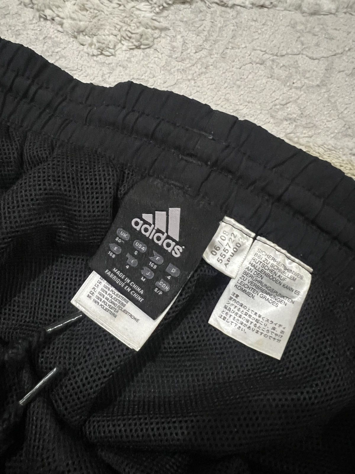 Adidas Adidas Liverpool FC Three Striped Training Track Pants Size US 34 / EU 50 - 5 Thumbnail