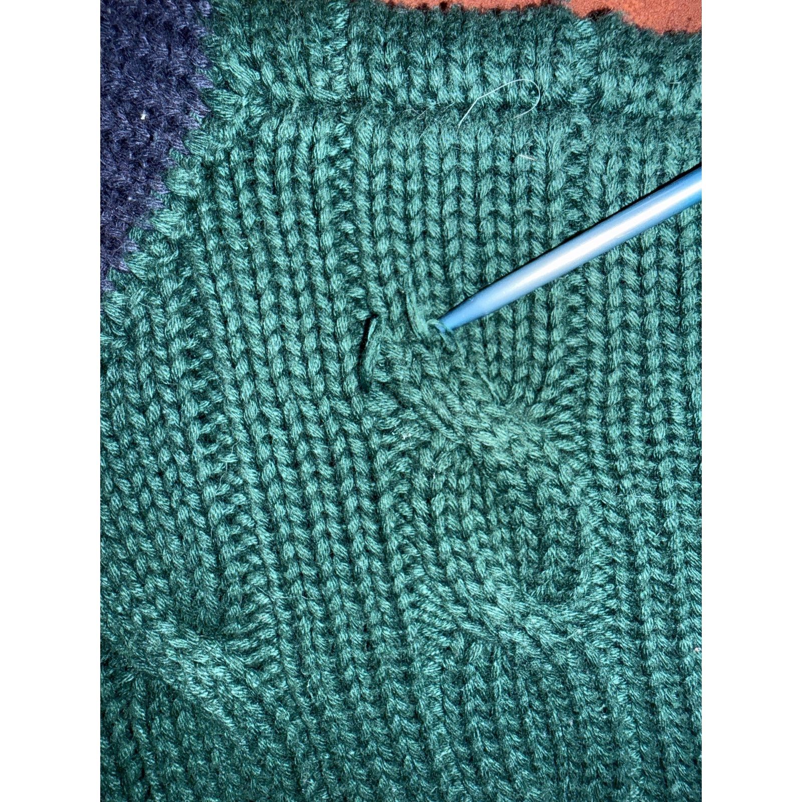 Gap GAP Vintage Cable Knit V-Neck Cotton Sweater Size Medium Size US M / EU 48-50 / 2 - 6 Thumbnail