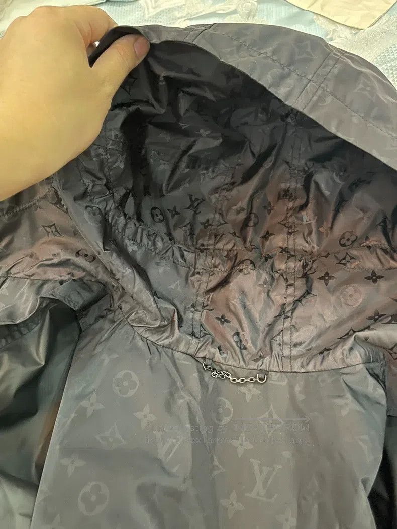 Louis Vuitton Louis Vuitton Full logo design jacket Size US S / EU 44-46 / 1 - 7 Thumbnail