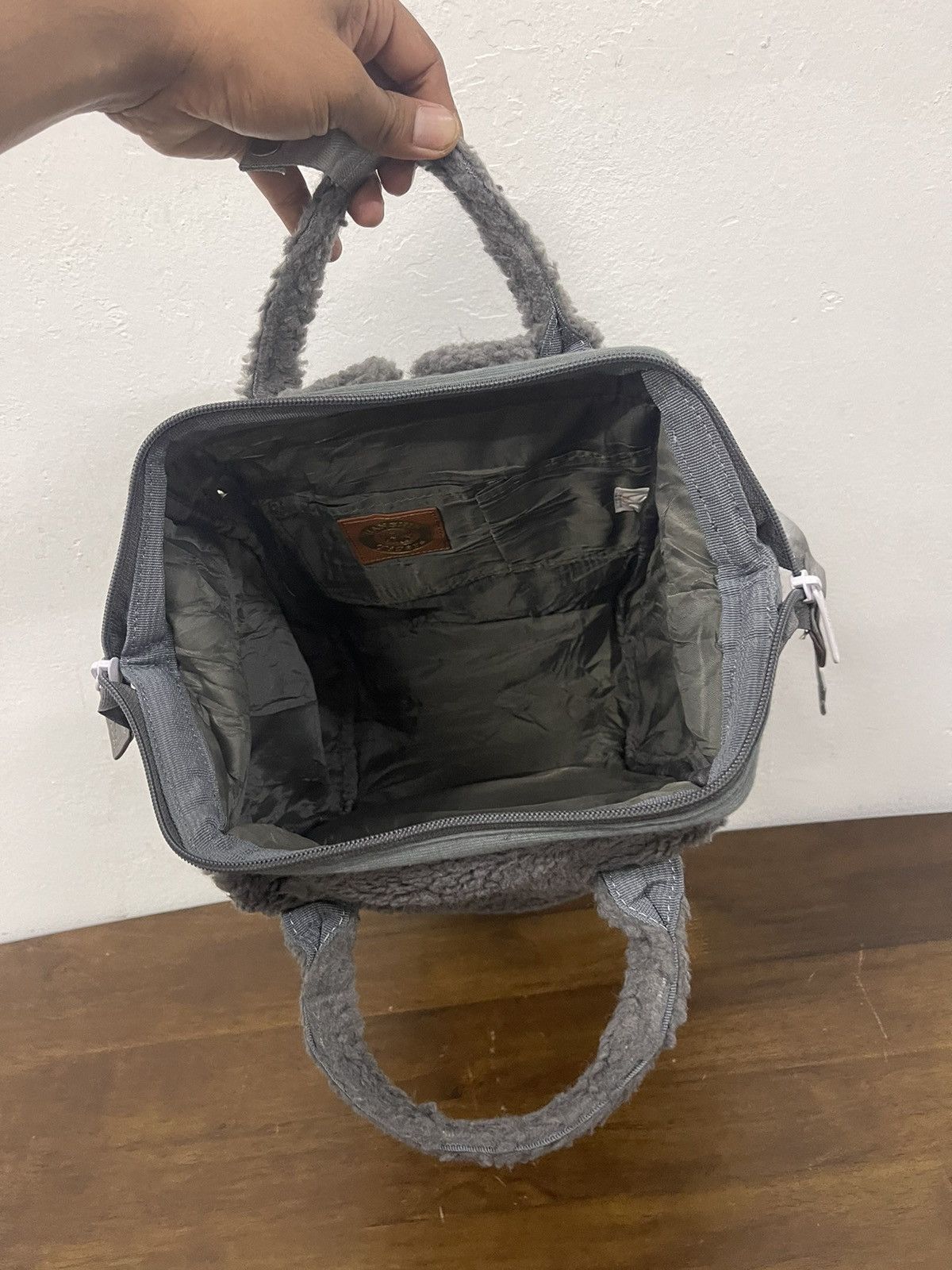 Japanese Brand Anello Polar Bear Benjamin X Hanshin Tiger sherpa bagpack Size ONE SIZE - 11 Thumbnail