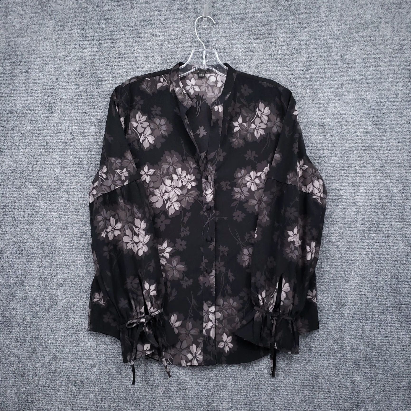 Ann Taylor Ann Taylor Shirt Womens XS Black Floral Button Up Bell Long Sleeve Blouse Boho Size XS / US 0-2 / IT 36-38 - 2 Thumbnail