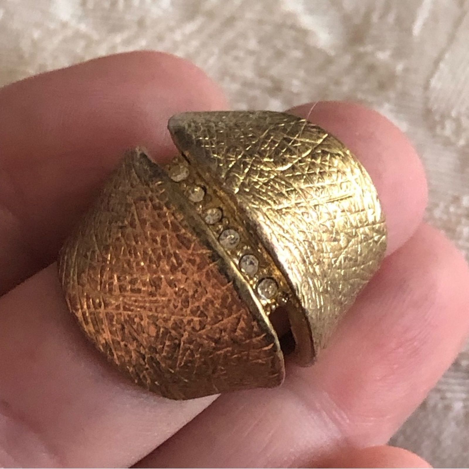 Bcbgmaxazria BCBGMaxAzria gold brutalist clear stone ring Size ONE SIZE - 6 Thumbnail