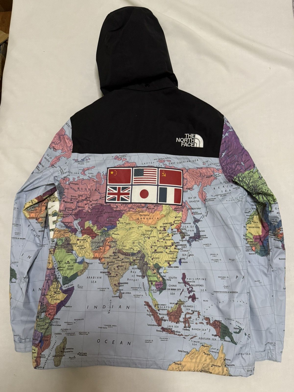 Supreme × The North Face Supreme tnf the north face atlas maps coach jacket Size US M / EU 48-50 / 2 - 6 Thumbnail