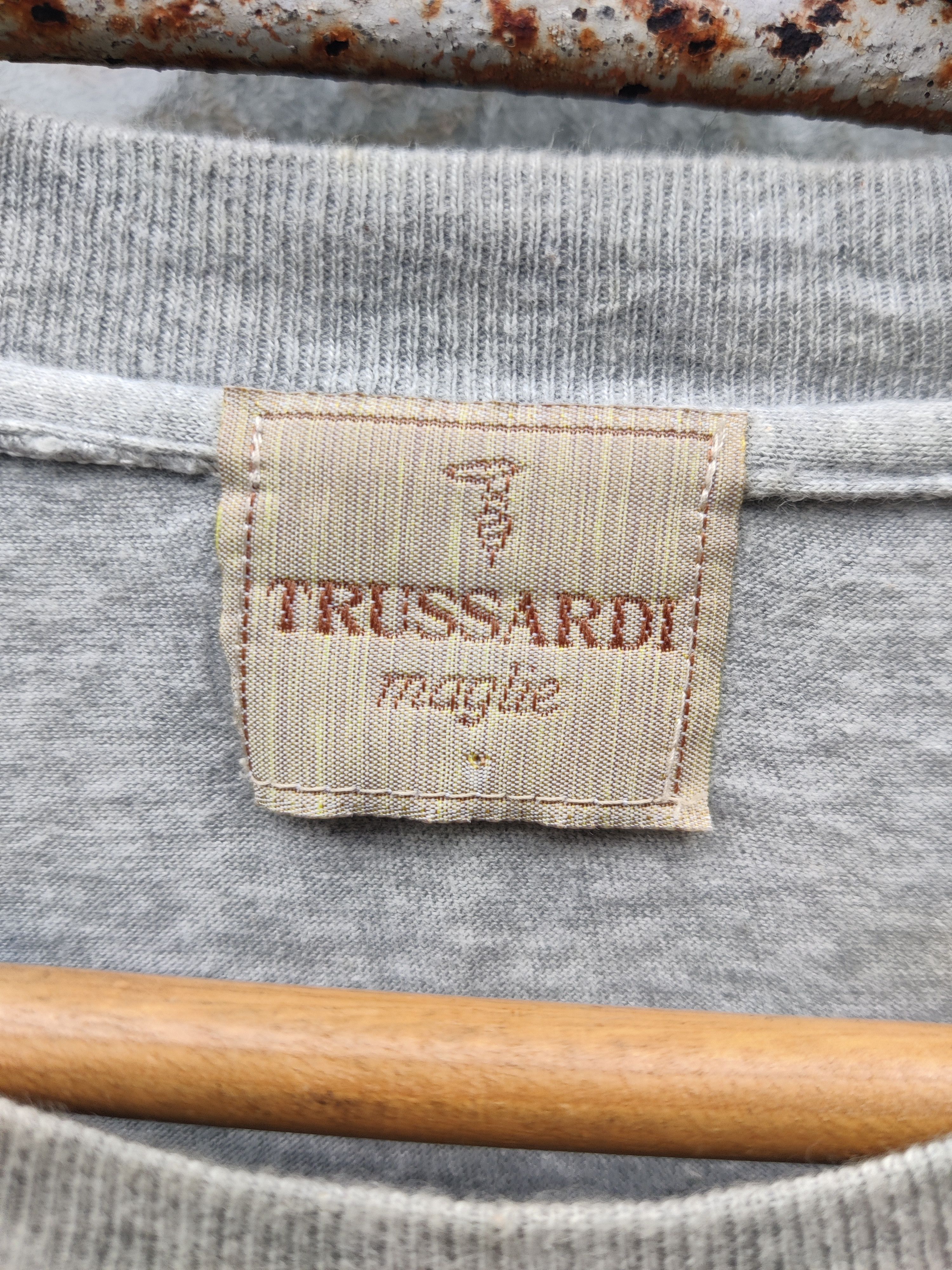 🔥Offer Me🔥 Vintage Trussardi Italy Spellout Shirt