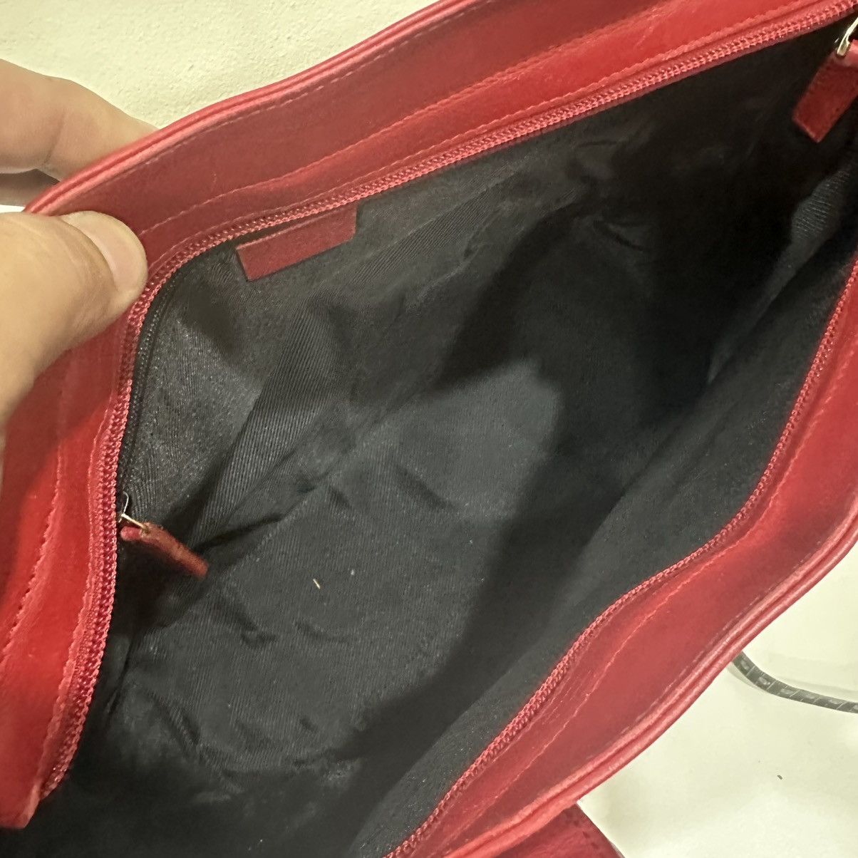 Gucci ‼️YES‼️ GUCCI GG MONOGRAM CANVAS RED LEATHER TOTE HANDBAG Size ONE SIZE - 9 Thumbnail