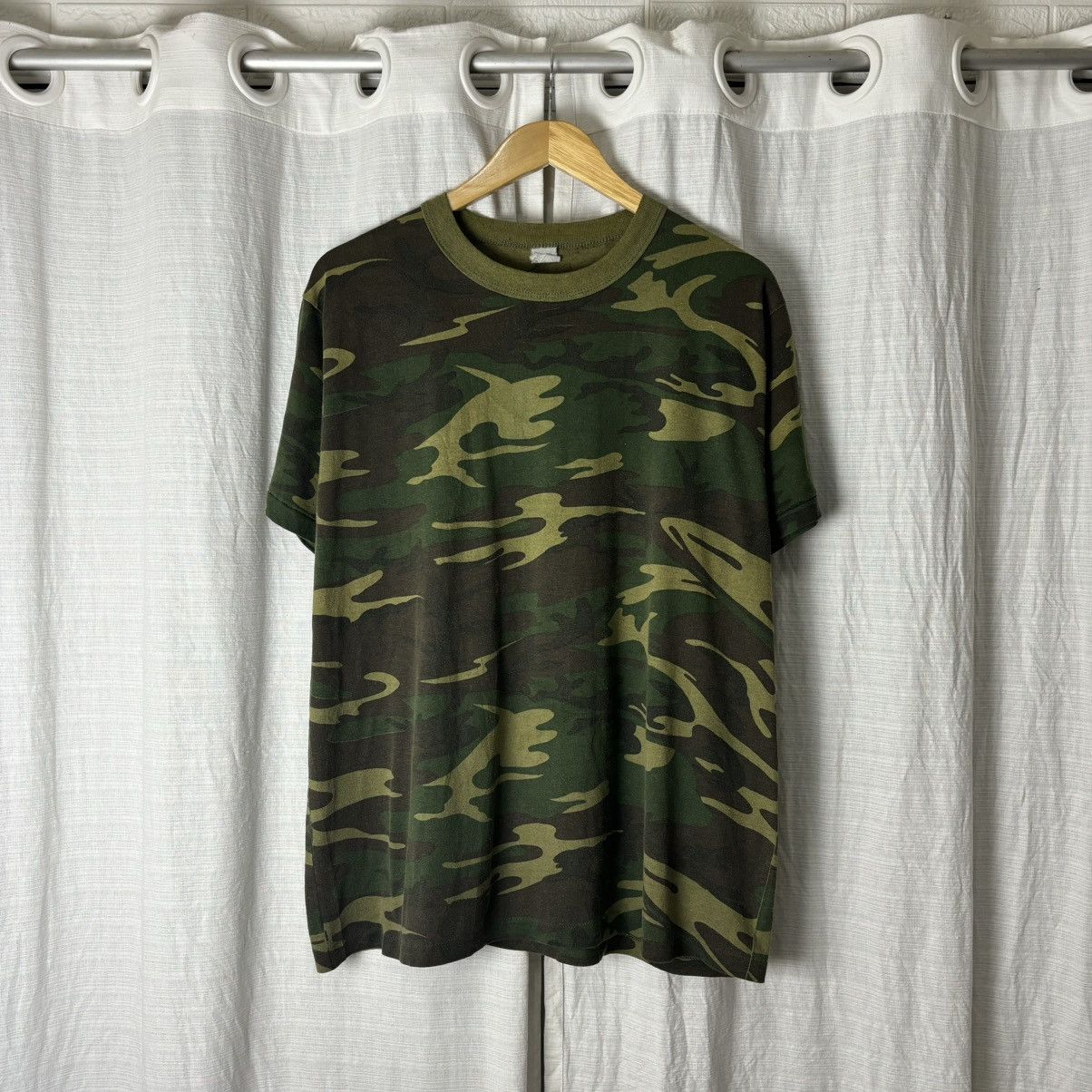 Vintage VINTAGE CAMO T-SHIRT Size US XL / EU 56 / 4 - 1 Thumbnail