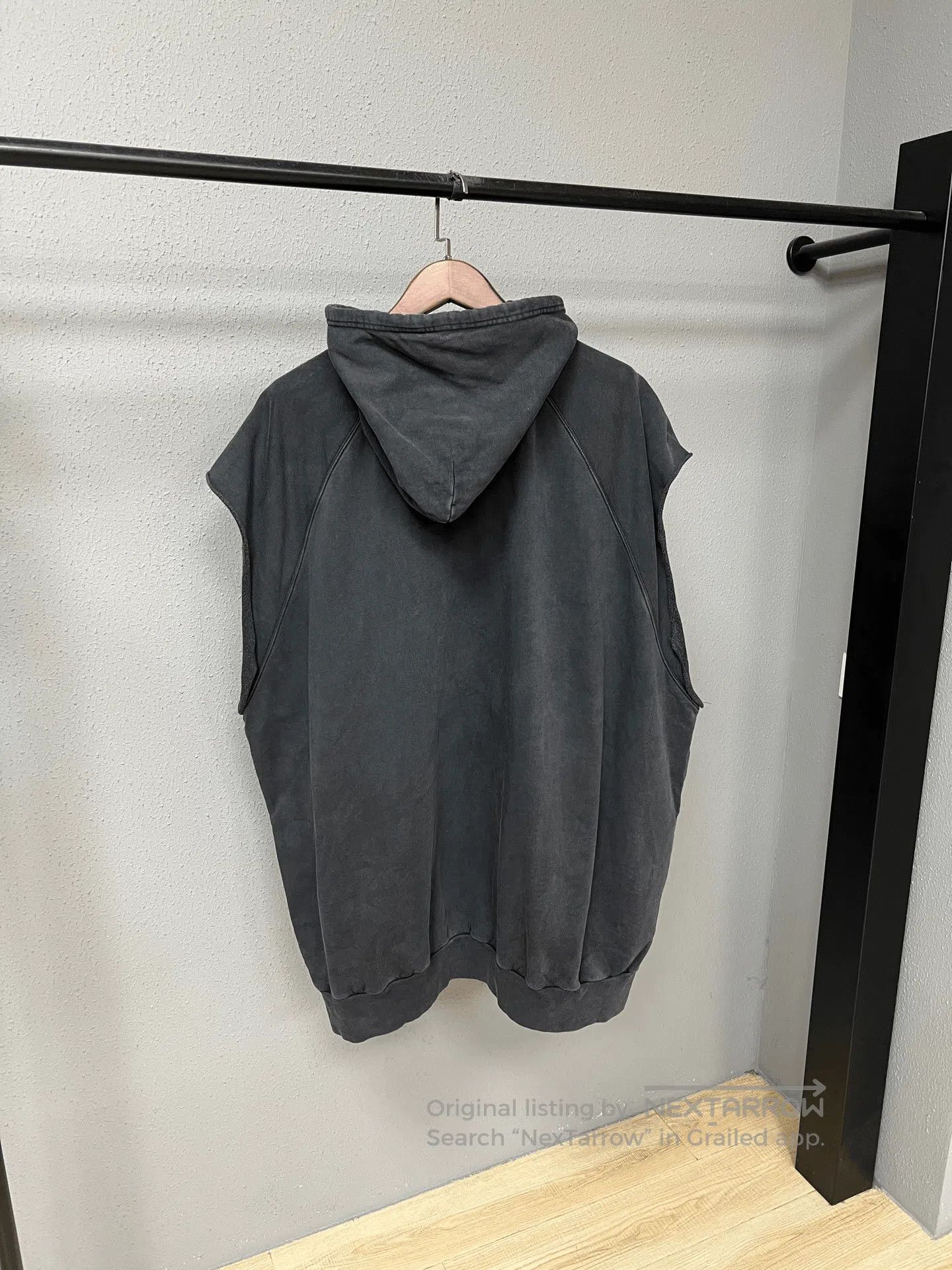 Balenciaga Balenciaga Embroidered Sleeveless Hoodie. Size US S / EU 44-46 / 1 - 2 Thumbnail