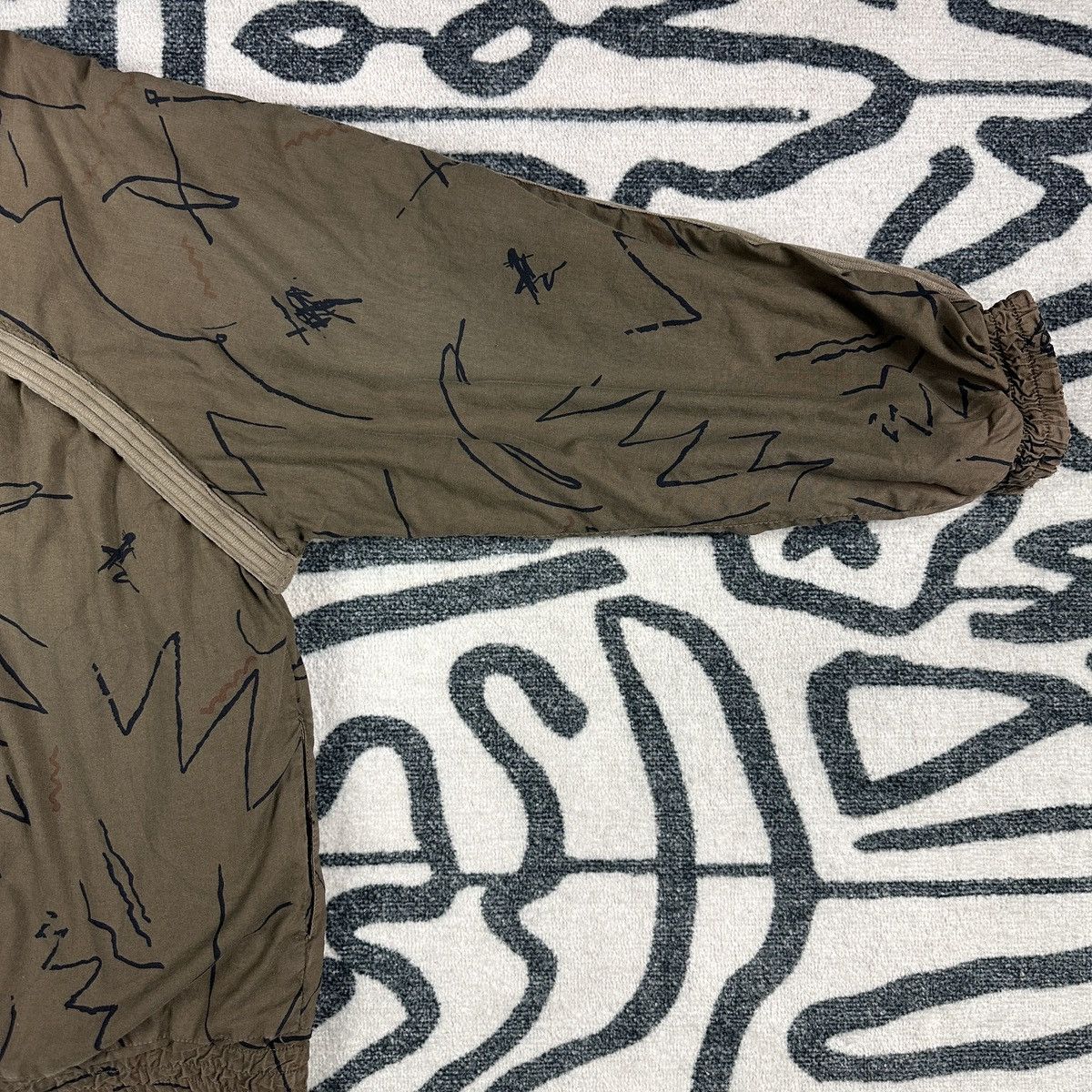 Japanese Brand Super Casual Yellowclub Unique Scribble Bomber Jacket Size L Size US L / EU 52-54 / 3 - 6 Thumbnail