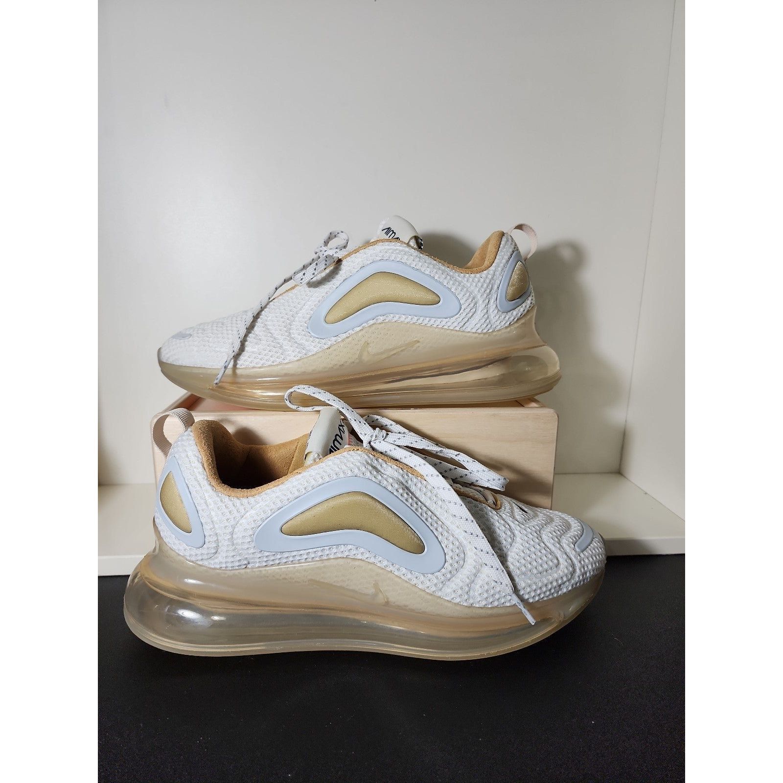 Nike NIKE AIR MAX 720 WHITE, ANTHRACITE & VANILLA Men's 9.5 Size US 9.5 / EU 42-43 - 1 Thumbnail