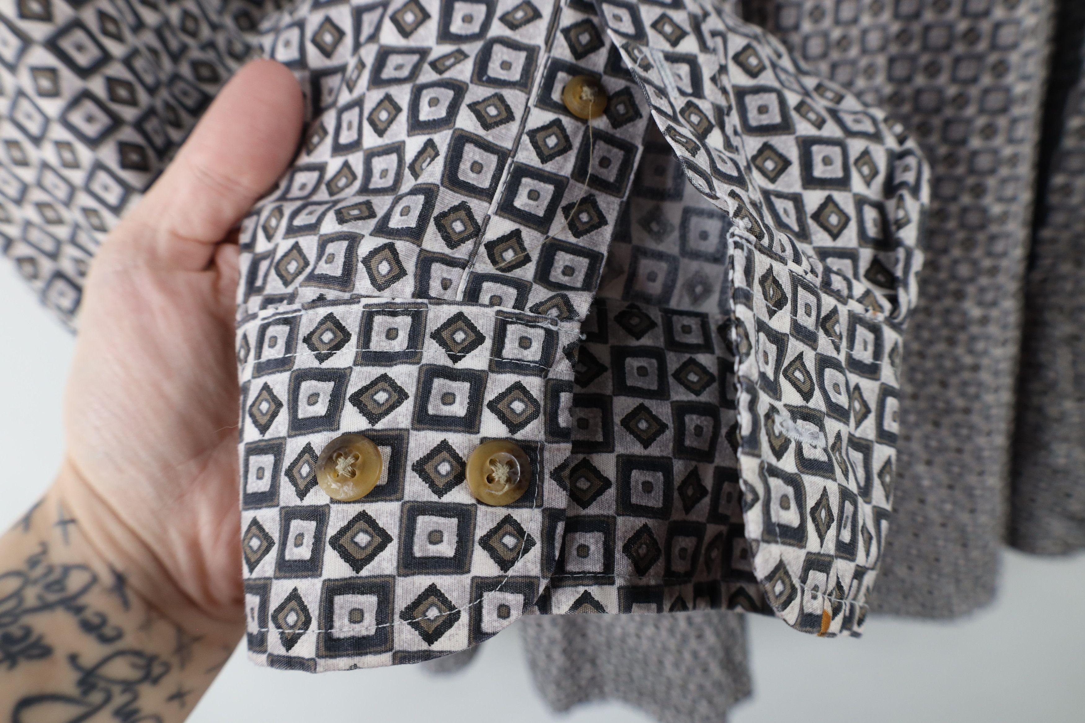 Vintage Vintage 90s Streetwear Diamond Collared Button Down Shirt Size US XXL / EU 58 / 5 - 6 Thumbnail