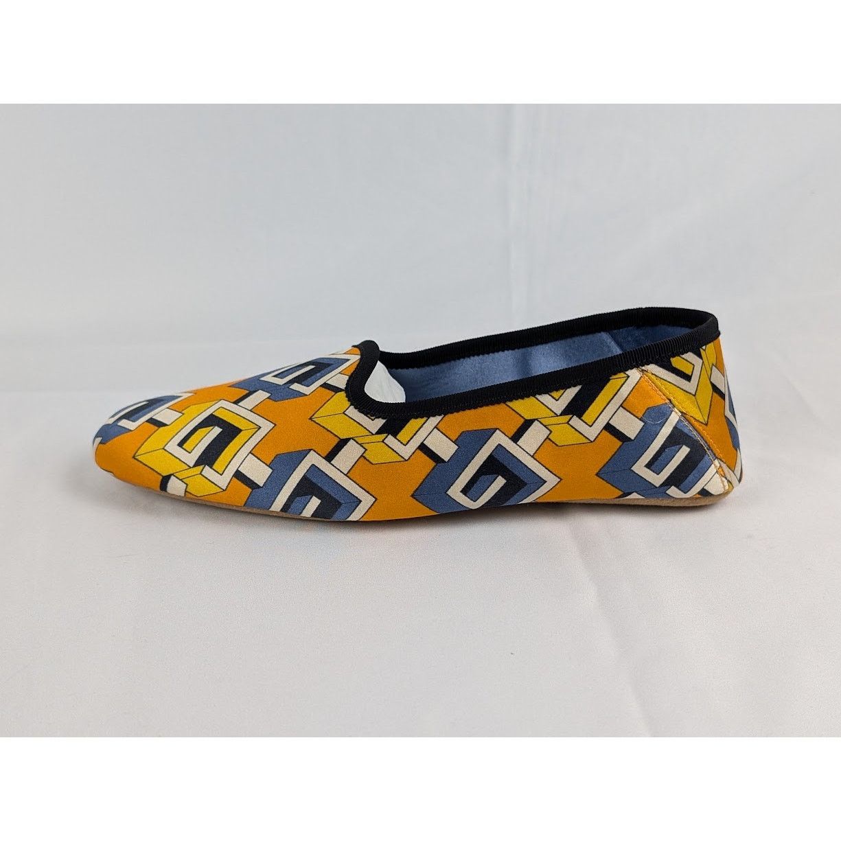 Gucci o1rshd1 Silk Printed Loafers in Multicolor Size US 7 / IT 37 - 1 Thumbnail