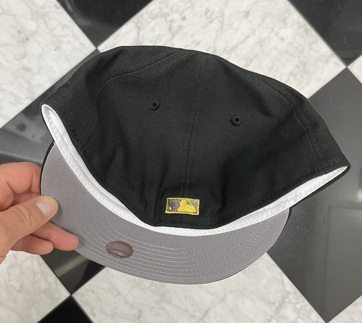 New Era 🔥Exclusive Indians throwback size 7 3/4 Size ONE SIZE - 3 Thumbnail
