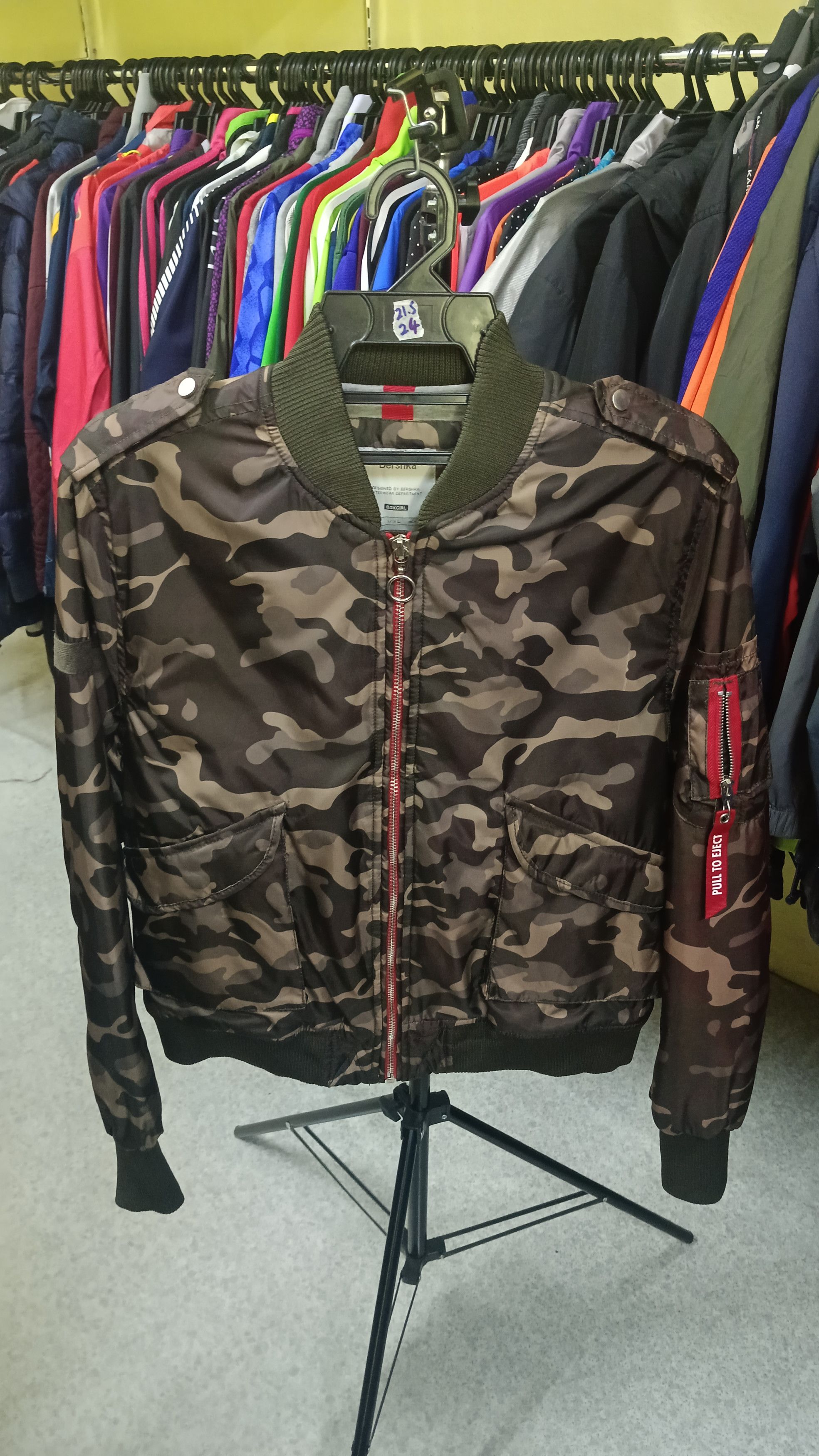 Bershka Bershka Premium Collection Camo Bombers Size L / US 10 / IT 46 - 1 Thumbnail