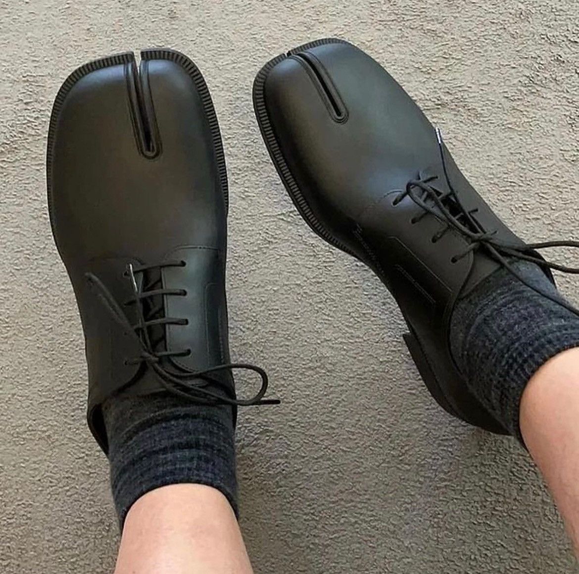 Maison Margiela Maison Margiela Rubber Tabi Derby Shoes Size US 8.5 / EU 41-42 - 3 Thumbnail