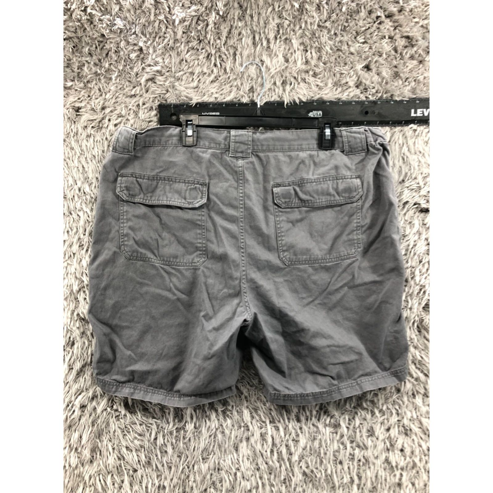 Croft & Barrow Croft & Barrow Cargo Shorts Mens 46 Mid Rise Gray Cargo Shorts 46 Mens Gray Five Pocket Design Rectangular Logo Cotton Blend Knit's Medium Wash Size US 30 / EU 46 - 7 Thumbnail