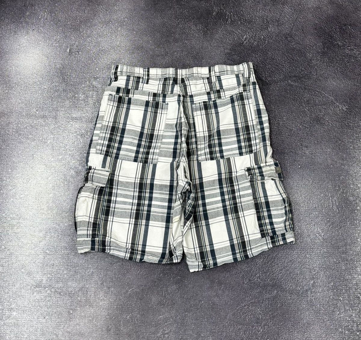 Vintage Vintage Wrangler Y2K American Hype Check Baggy Cargo Shorts Size US 36 / EU 52 - 2 Thumbnail