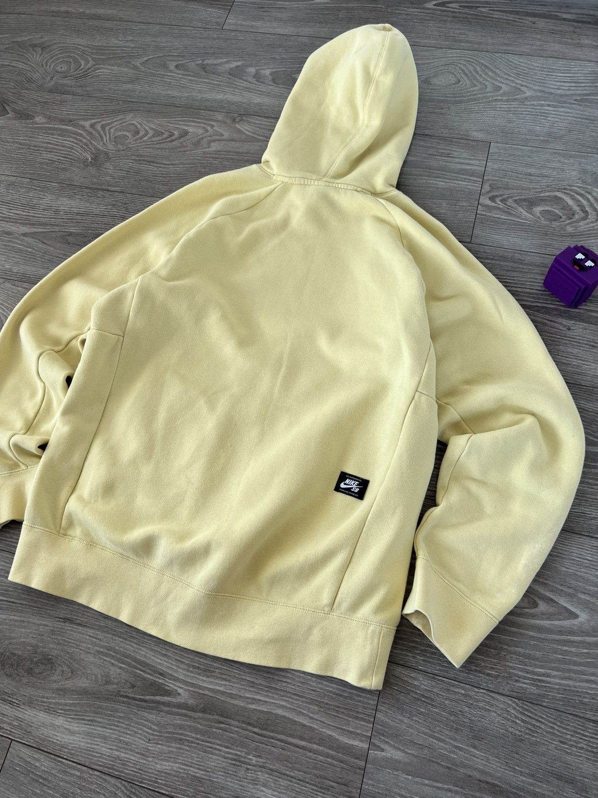 Nike SB Nike SB Professional Skate Style Big Logo Lemon Hoodie Size US M / EU 48-50 / 2 - 15 Thumbnail