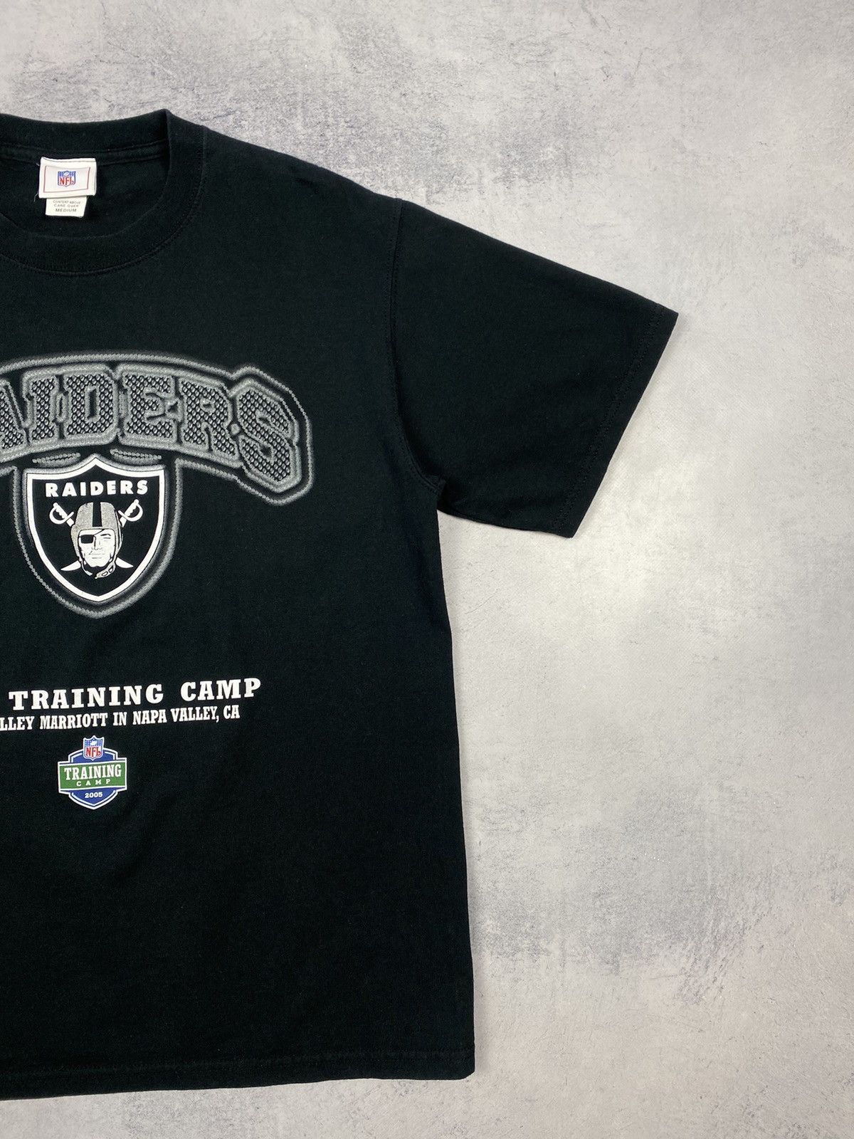NFL Vintage 2005 Oakland Raiders NFL Football Graphic T Shirt Size US M / EU 48-50 / 2 - 4 Thumbnail