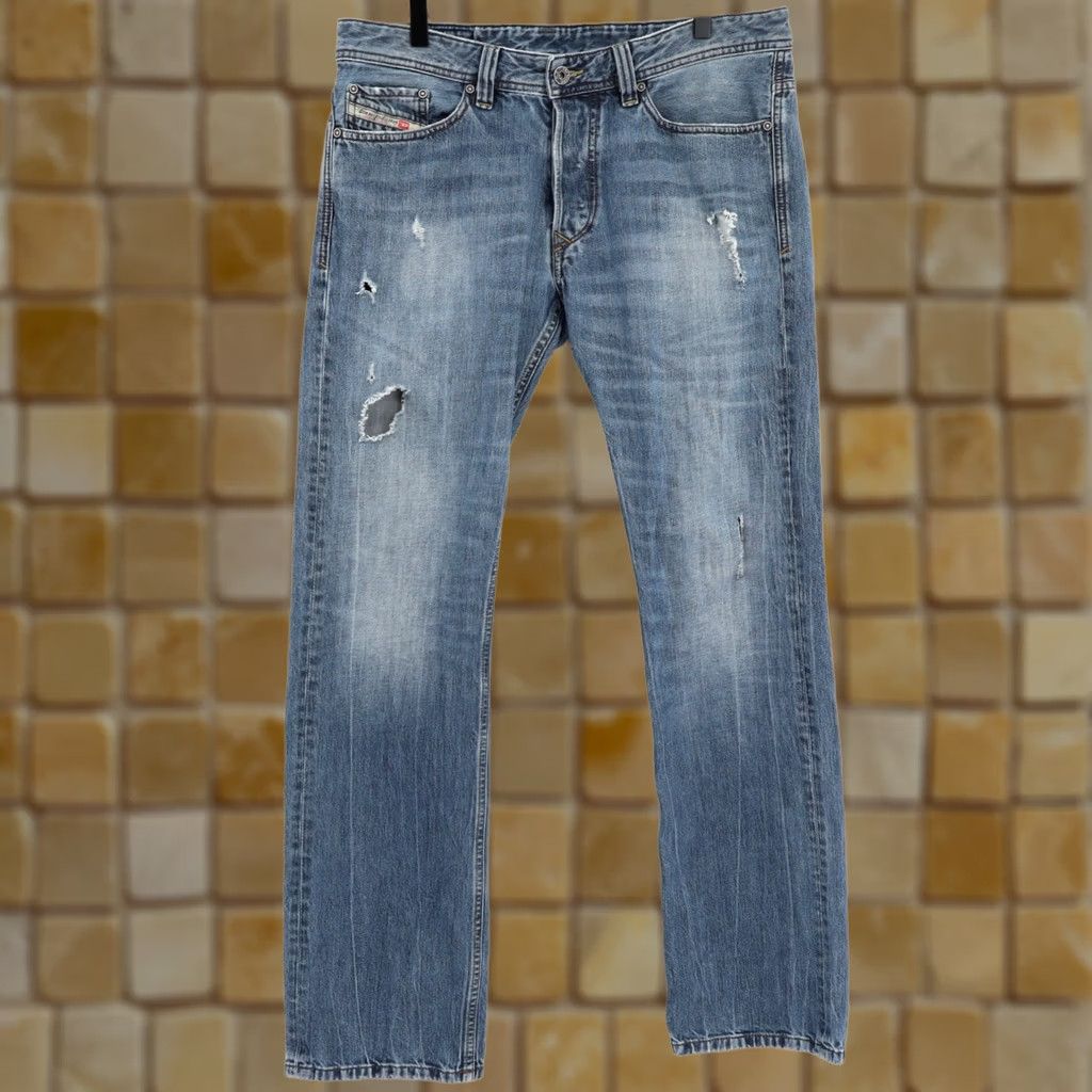 Diesel Diesel Viker Jeans Straight Blue 32X32 Denim 5-Pocket Button Fly Men’s Regular Rise 32 Inseam Vintage No Farbe Blue Size US 32 / EU 48 - 1 Thumbnail