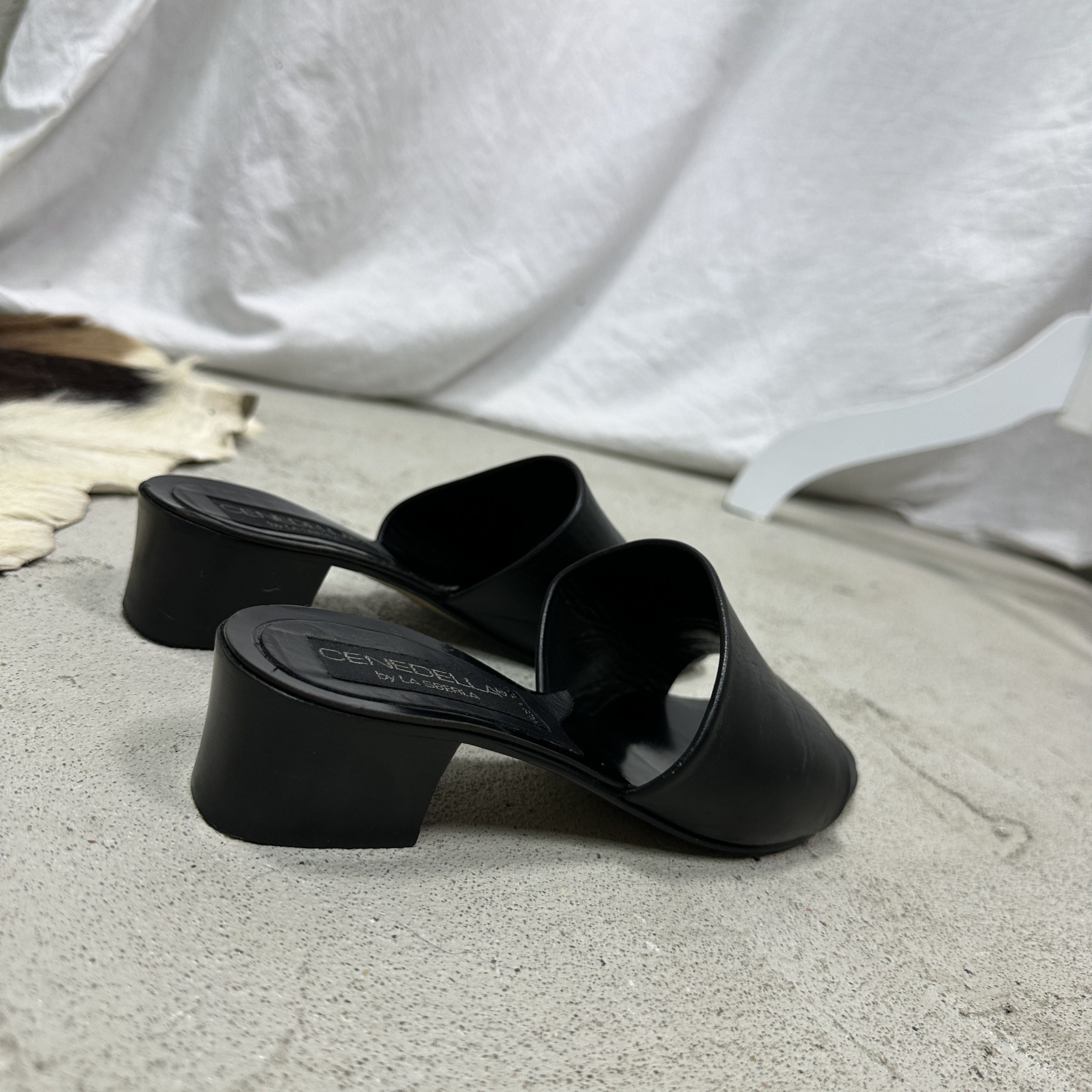 Vintage Vintage Avant Garde Leather Slides Heels Y2K Size US 7.5 / IT 37.5 - 6 Thumbnail