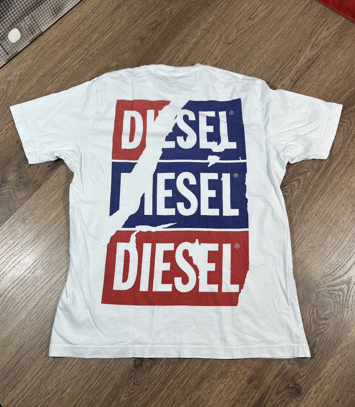 Diesel Vintage Diesel Big Logo T Shirt Size US L / EU 52-54 / 3 - 1 Thumbnail