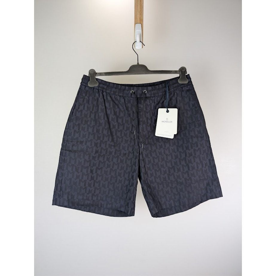 Moncler o1rshd1 Pantalone Bermuda in Navy Size US 36 / EU 52 - 1 Thumbnail