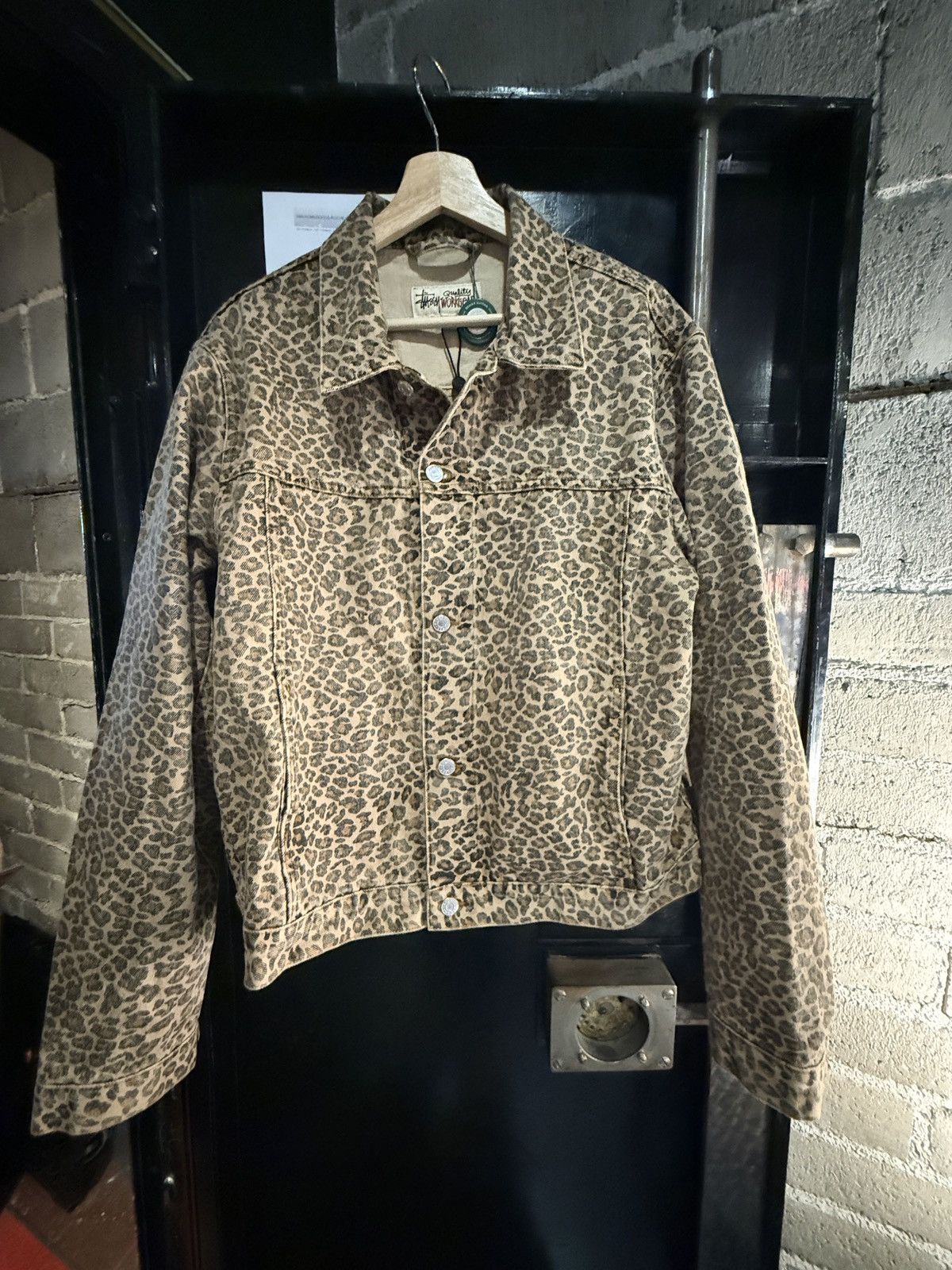Stussy Stüssy - Leopard Print Denim Trucker Jacket Large SOLD OUT Size US L / EU 52-54 / 3 - 9 Thumbnail