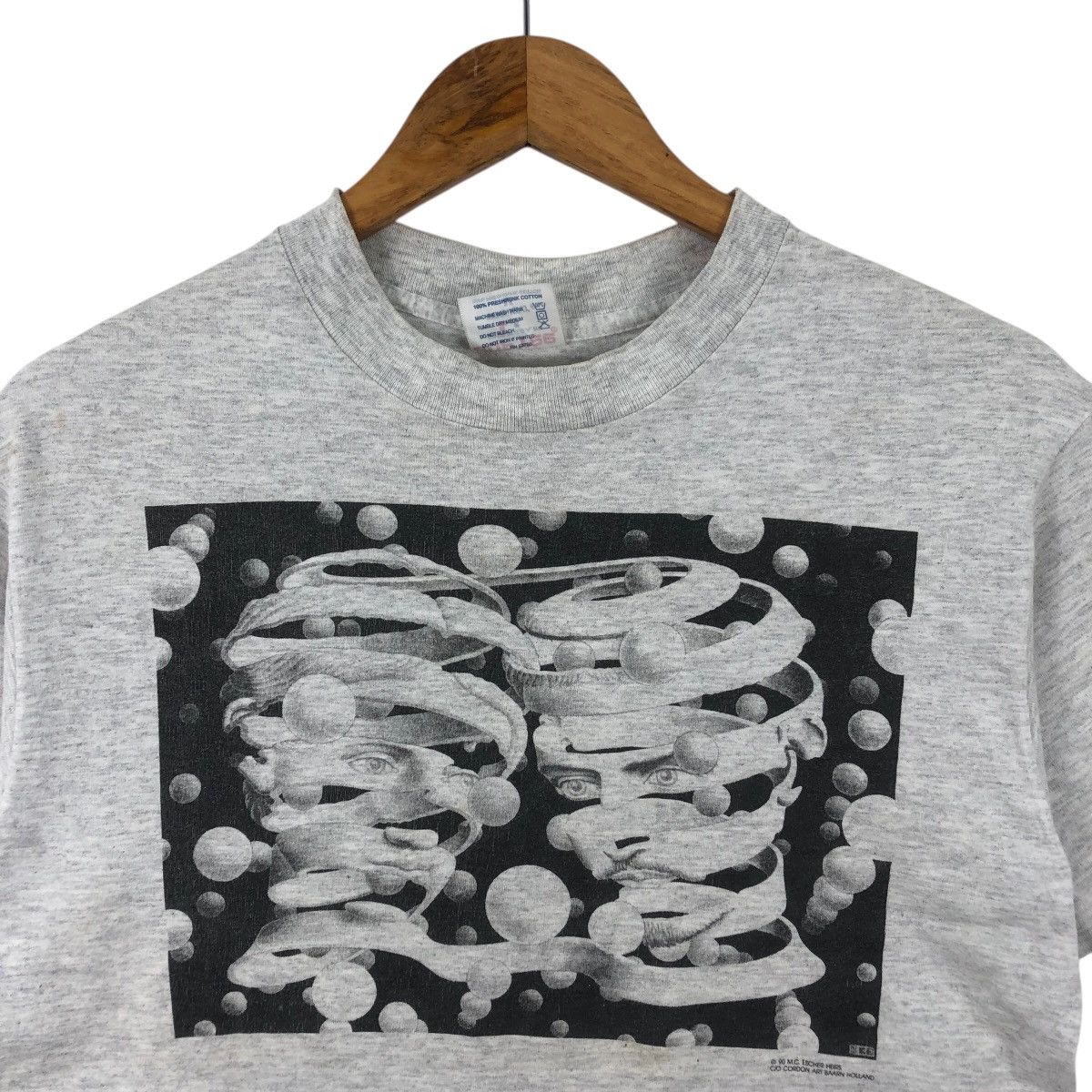 Vintage Vintage 1990 M.C. ESCHER Bond Of Union Lithograph Tee Shirt Size US M / EU 48-50 / 2 - 2 Thumbnail