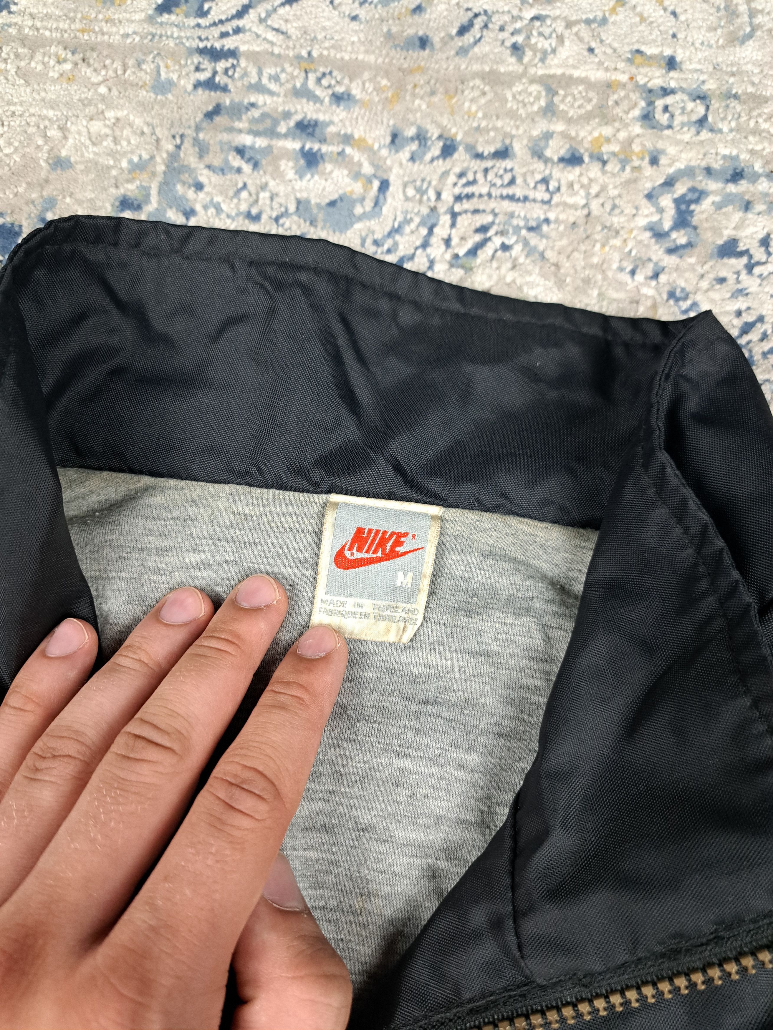 Nike Vintage 90s Nike Nylon Coach Jacket Embroidered Details Size US L / EU 52-54 / 3 - 7 Thumbnail