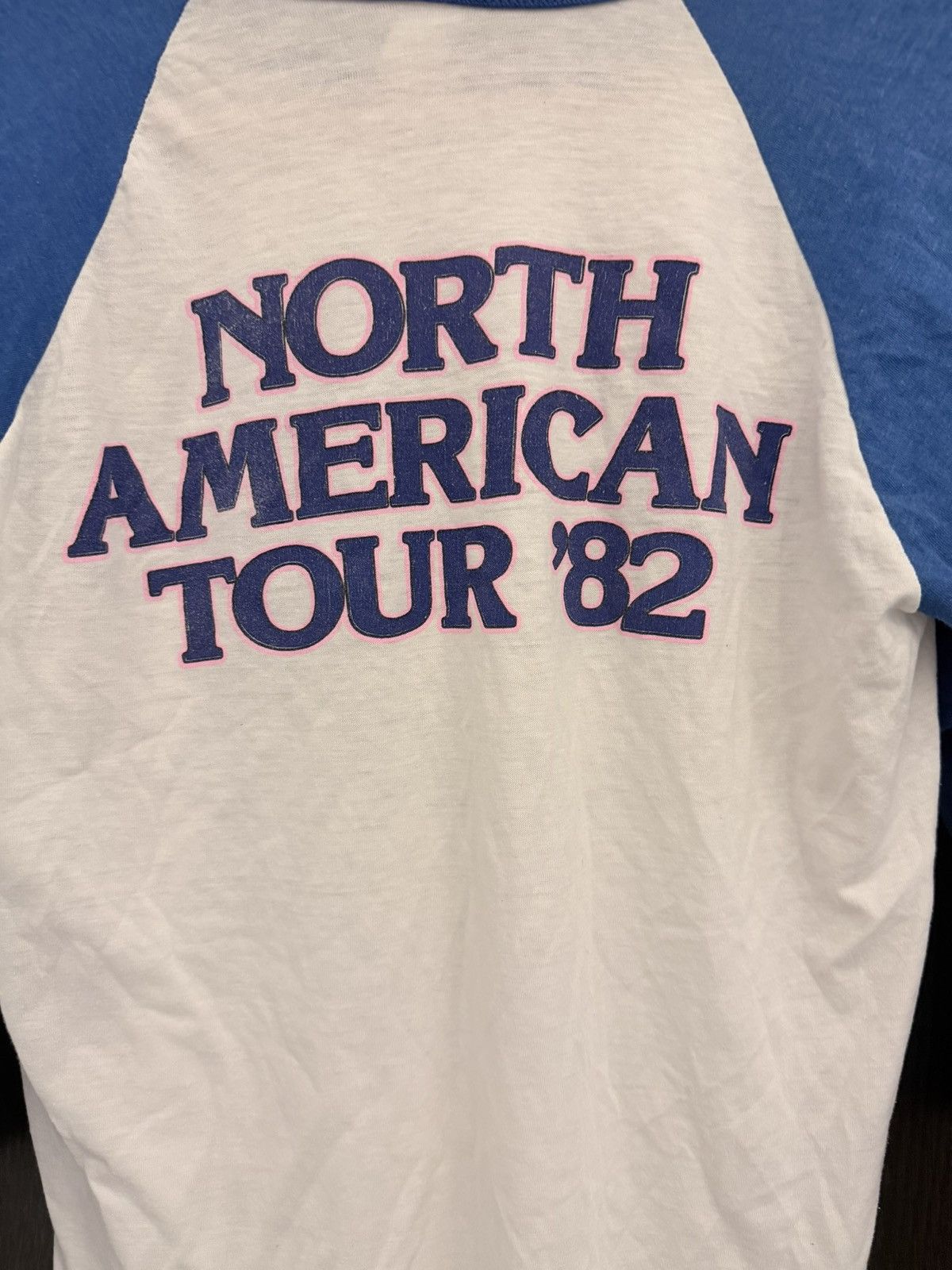 Other Vintage Olivia Newton John 1982 Tour Tshirt Size US M / EU 48-50 / 2 - 5 Thumbnail